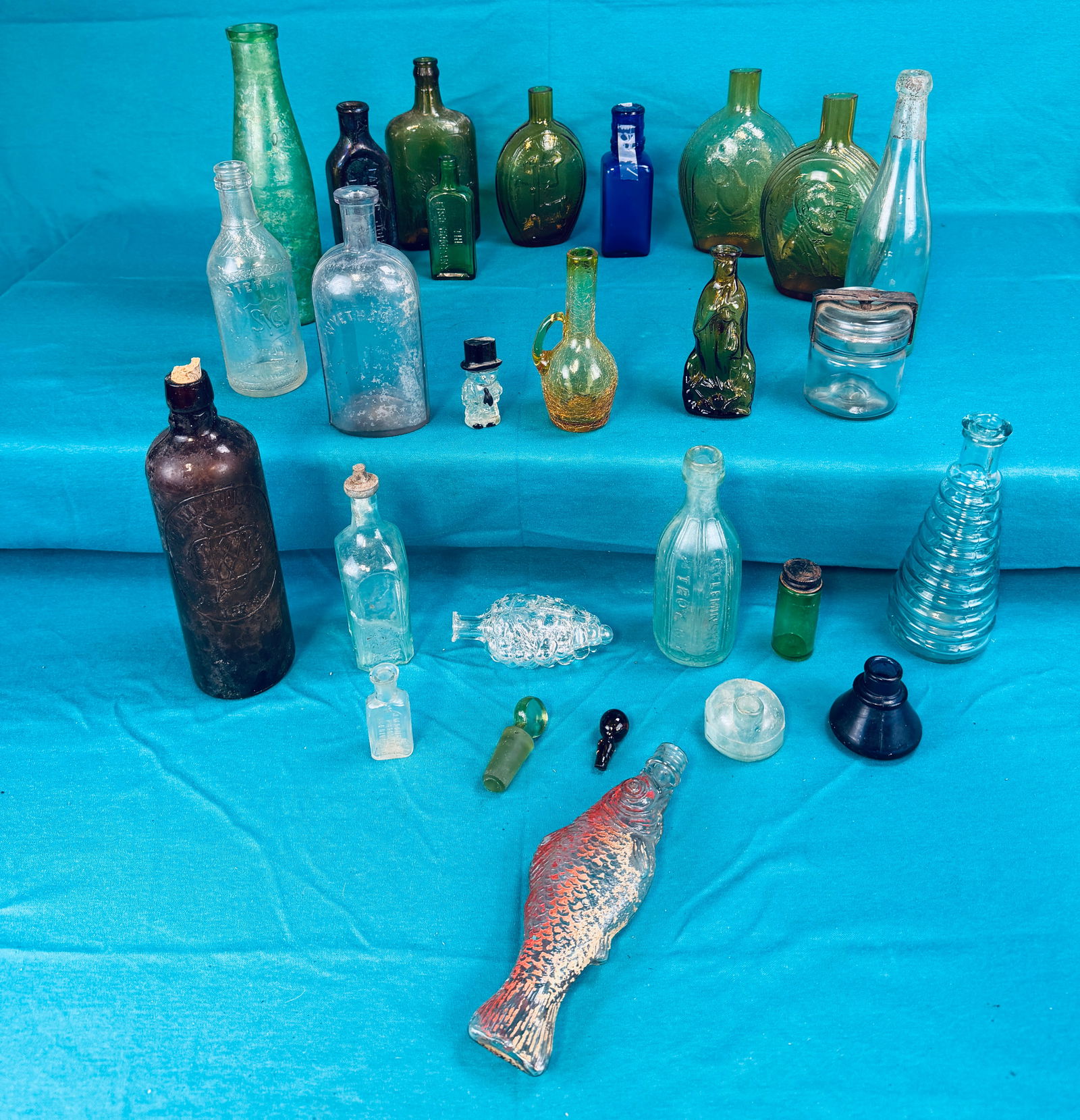 Lot Antique Bottles (1 of 12)