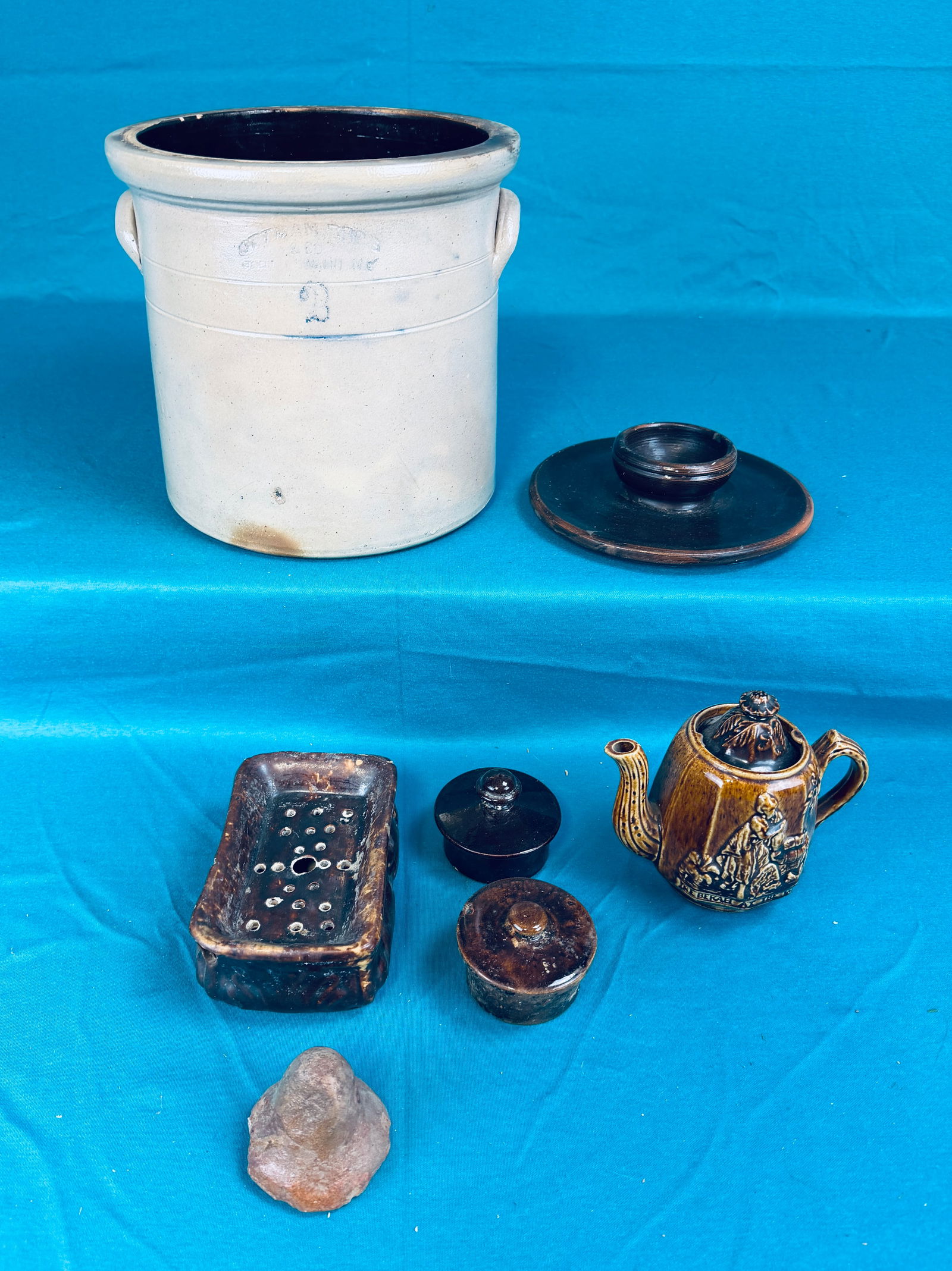 Lot Antique Pottery Crock, Teapot Etc (1 of 13)