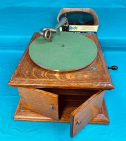 Oak Victor VV-VI Tabletop Record Player