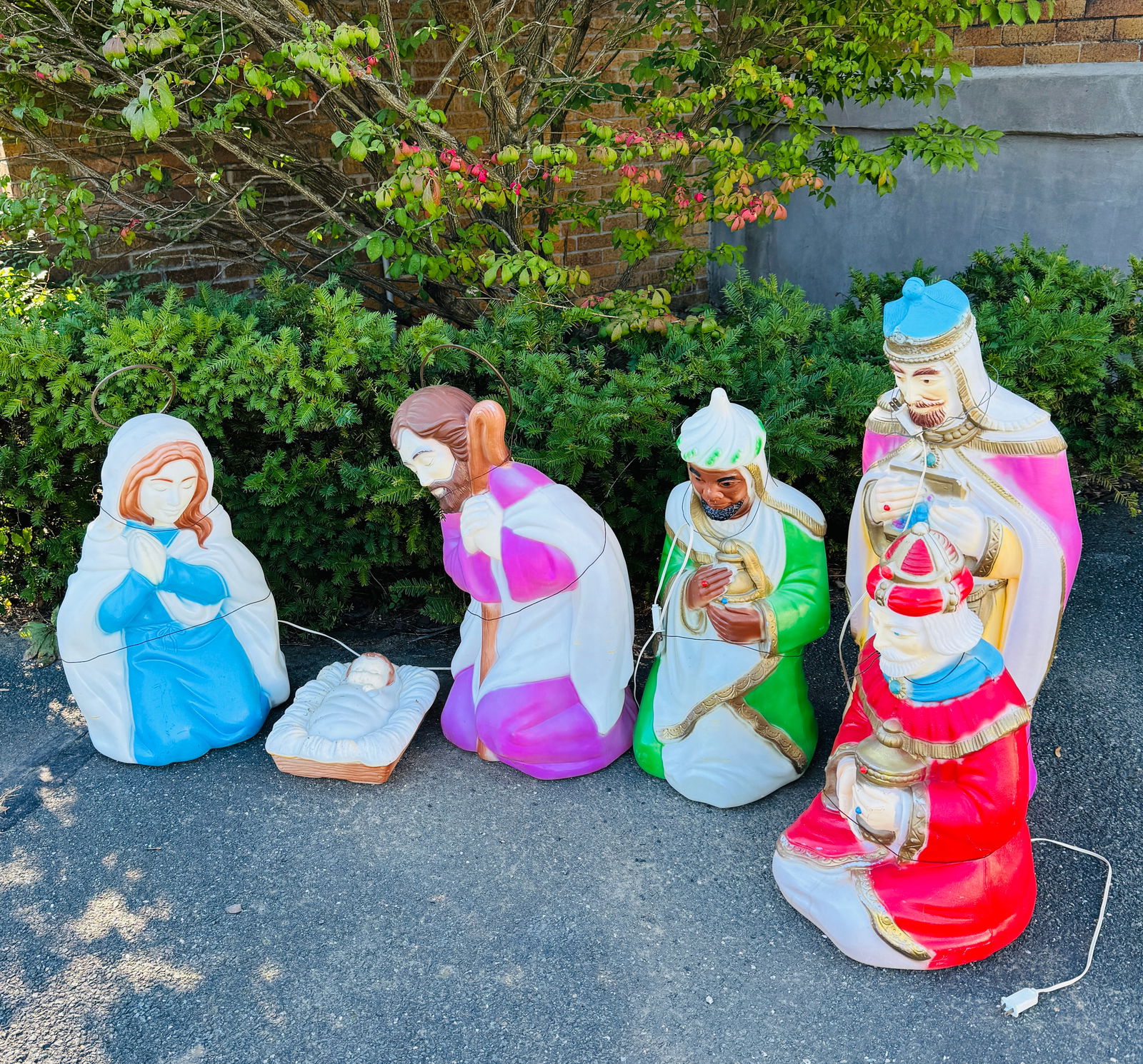 Lot 6 Nativity Blow Mold Christmas Decorations (1 of 2)