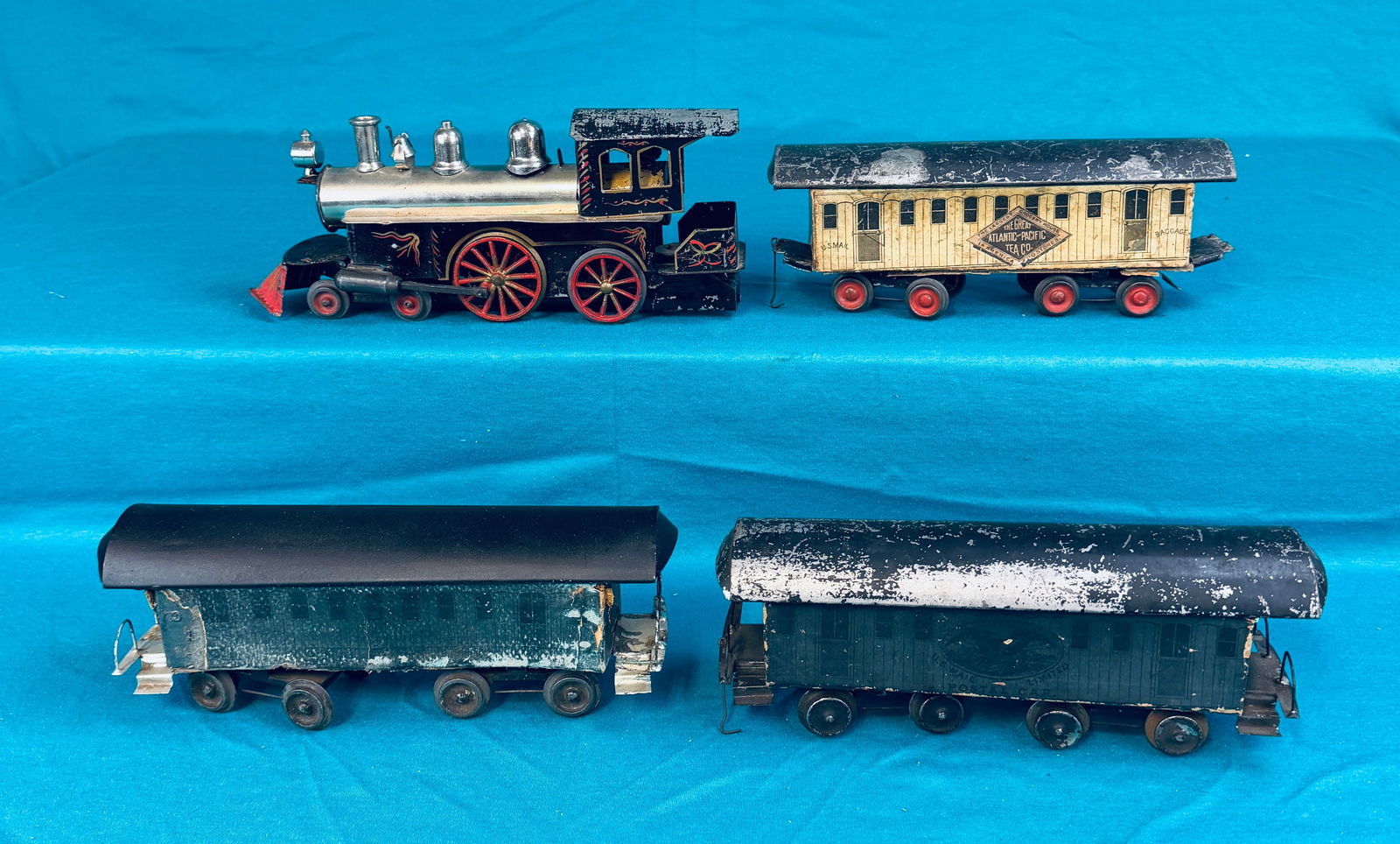 Antique Eugene Beggs Live Steam Locomotive & Cars (1 of 6)