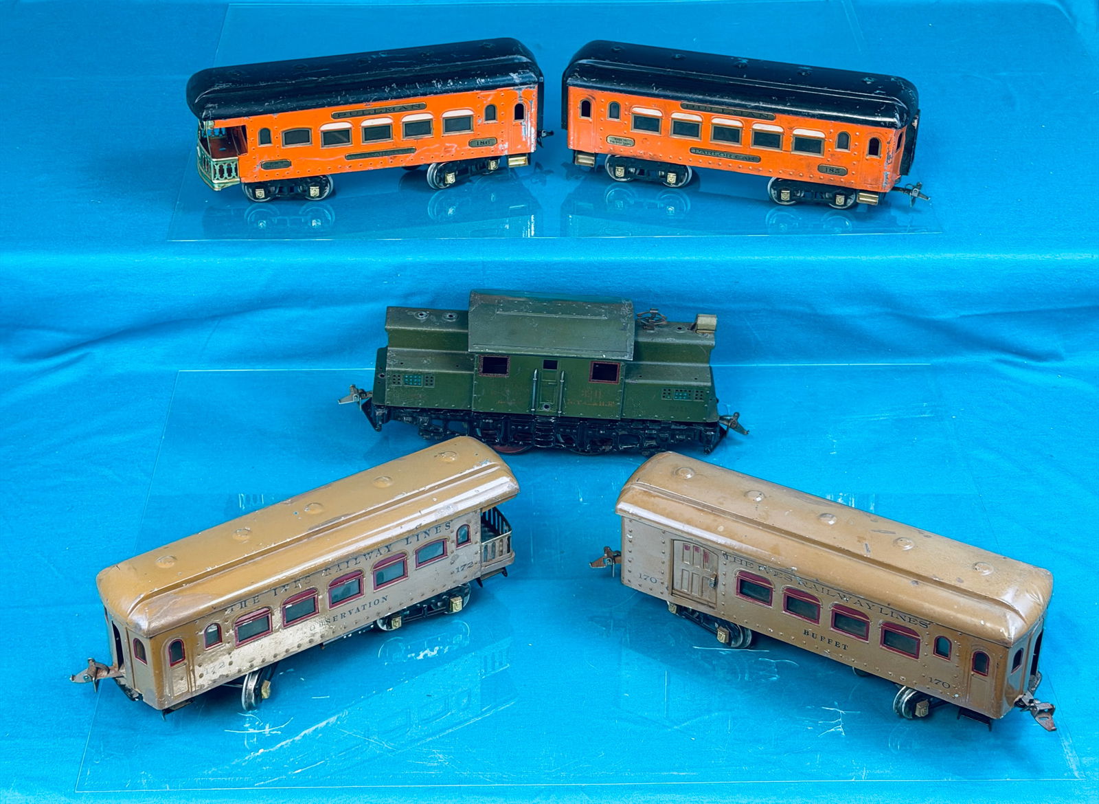 Early Ives Standard Gauge Locomotive & Cars (1 of 7)