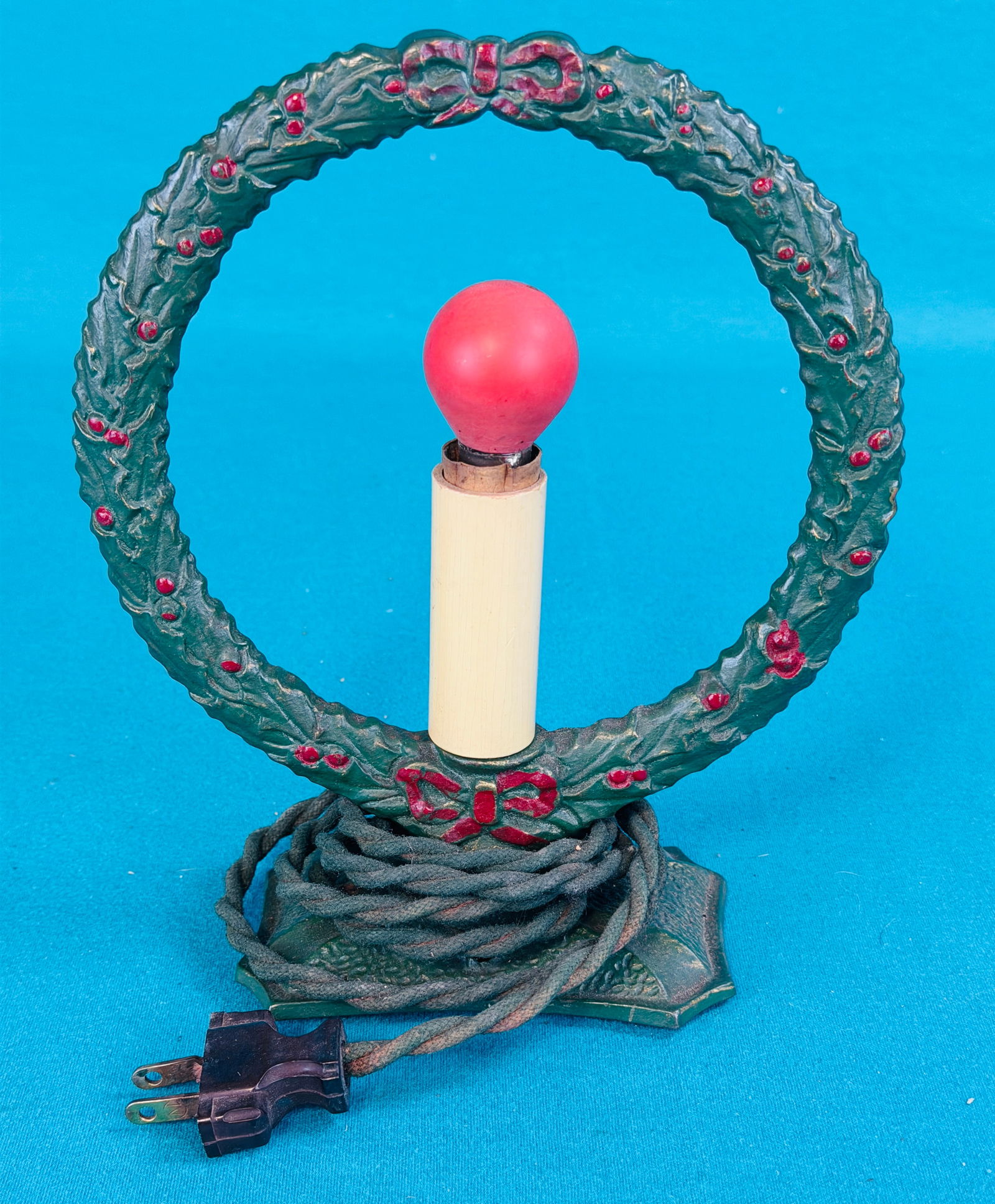 Vintage Cast Iron Christmas Wreath Light (1 of 3)