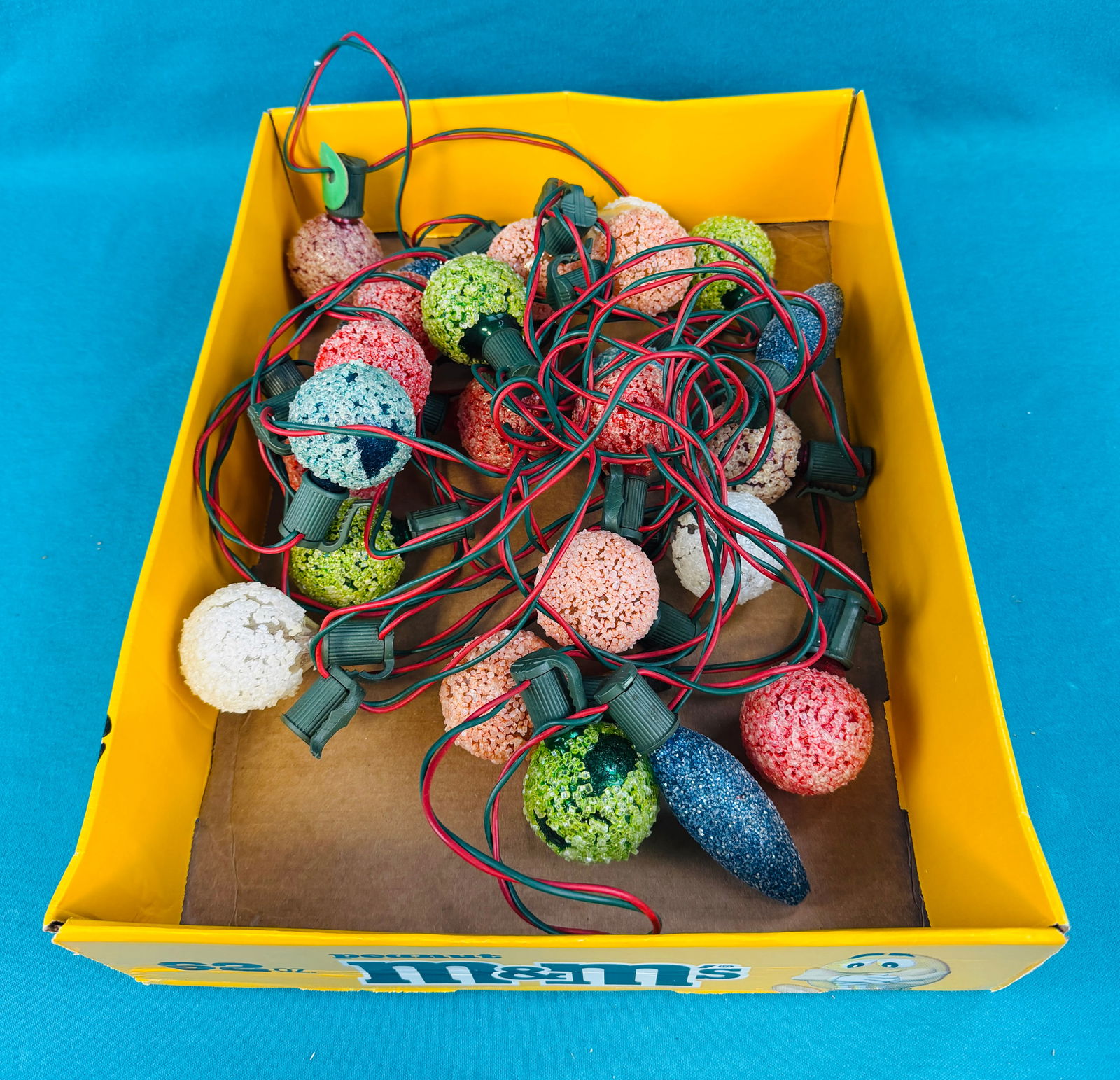Snowball Christmas Electric Light String (1 of 5)