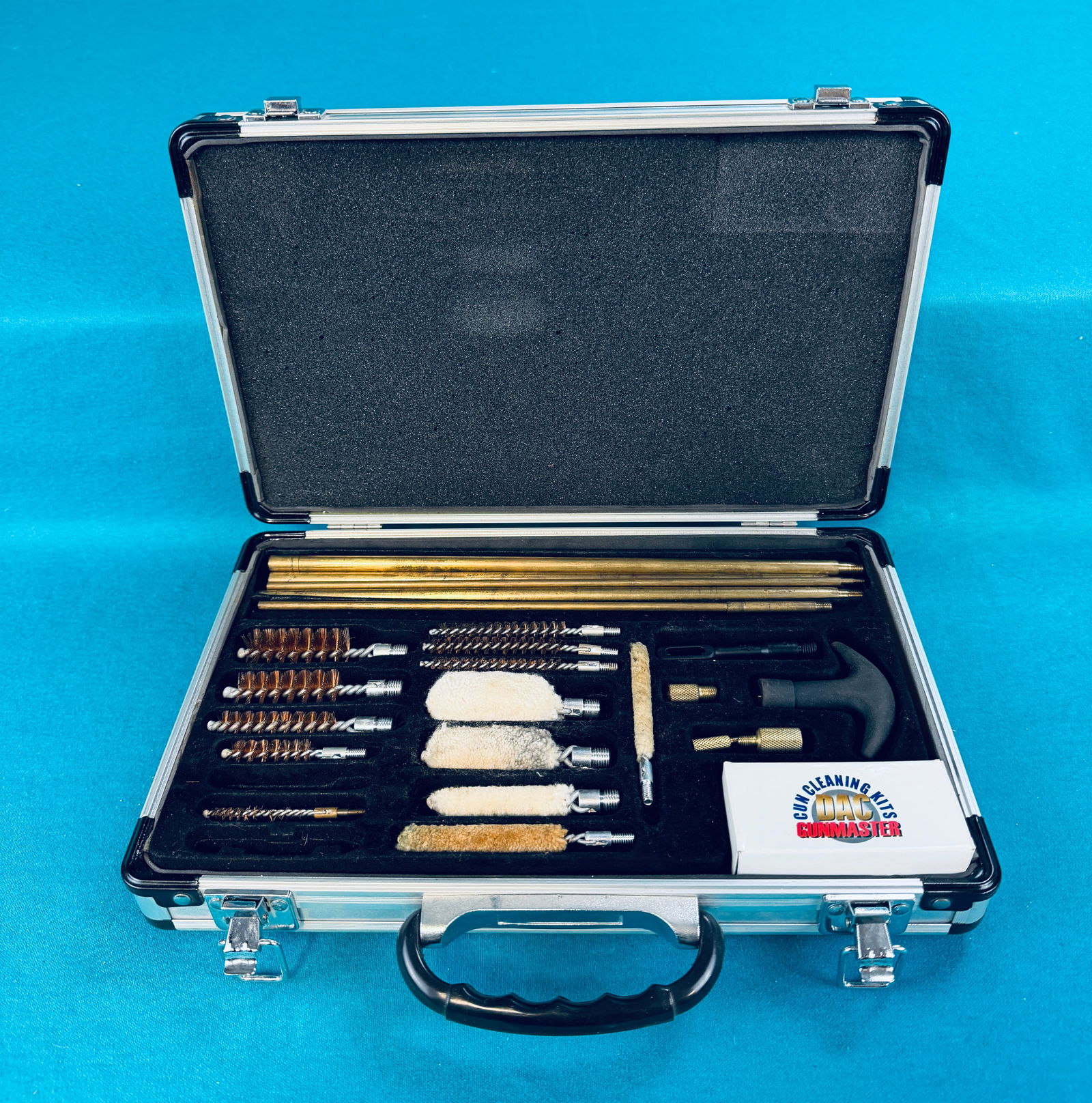 DAC Gunmaster Gun Cleaning Kit In Case (1 of 4)