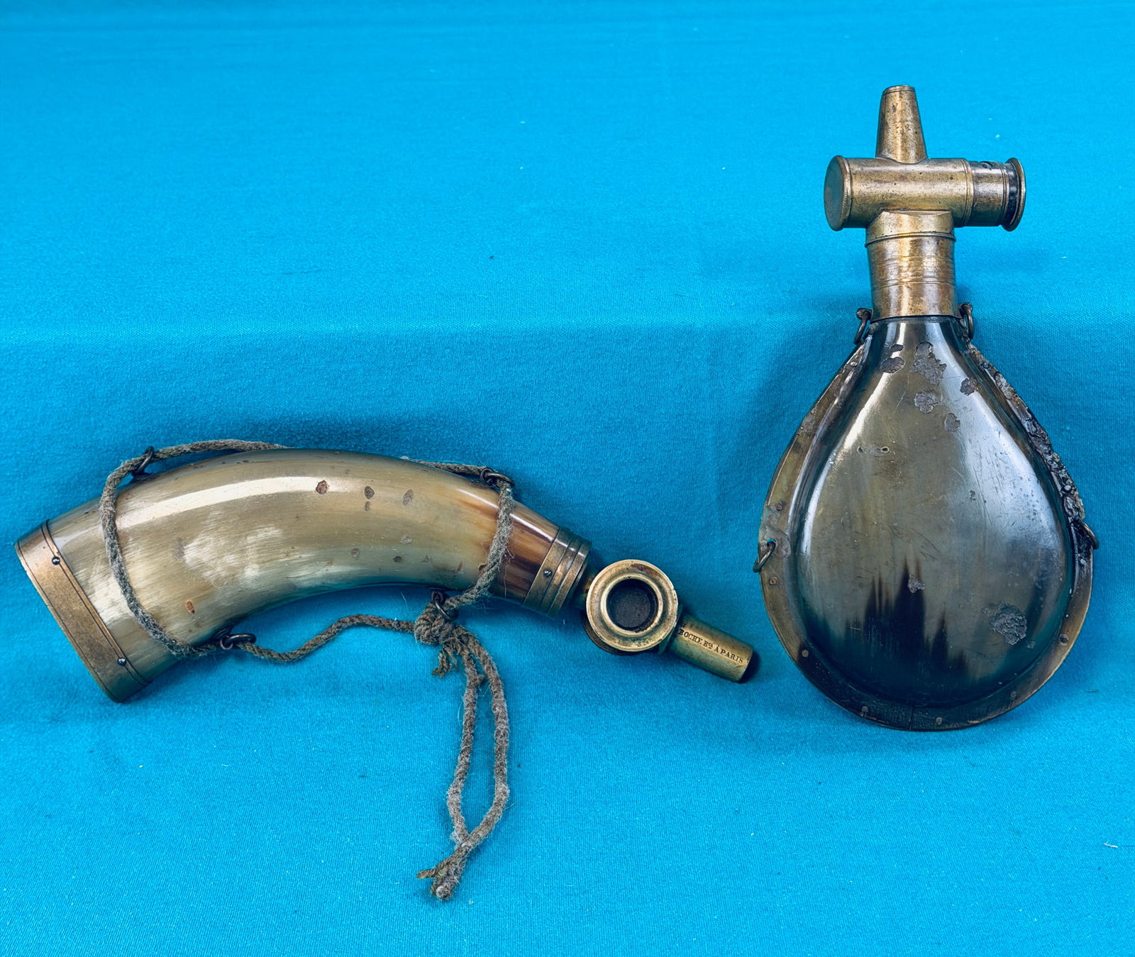 Lot 2 Antique Horn Powder Flasks w Measures (1 of 7)