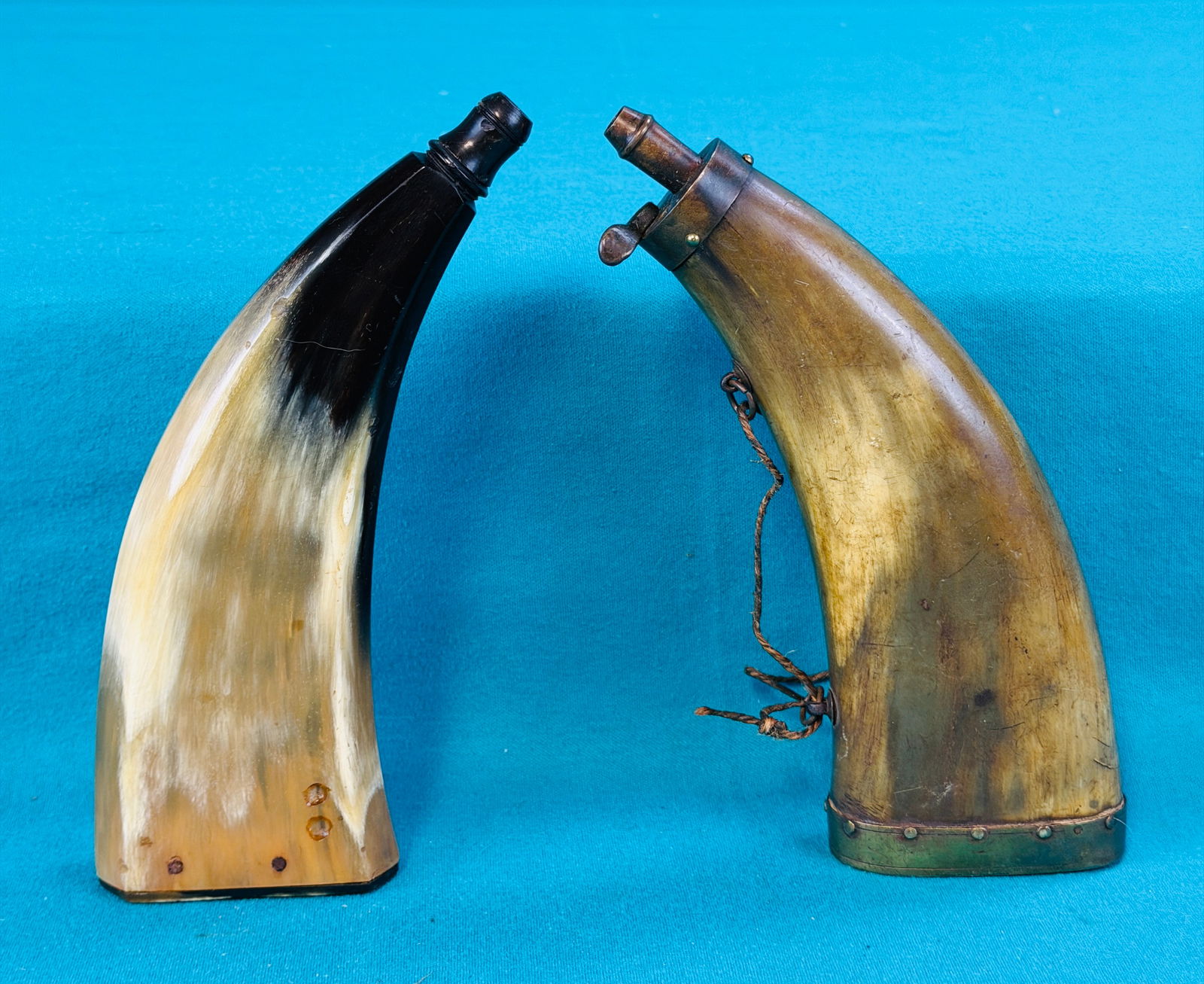Lot 2 Antique Flattened Horn Powder Flasks (1 of 4)