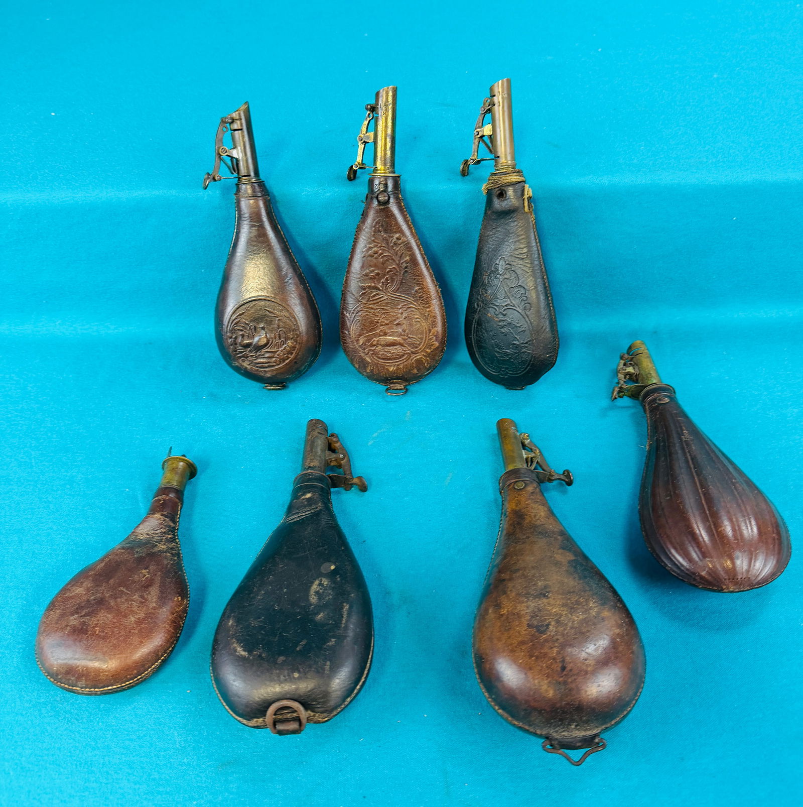 Lot 7 Antique Leather & Brass Shot Flasks (1 of 13)