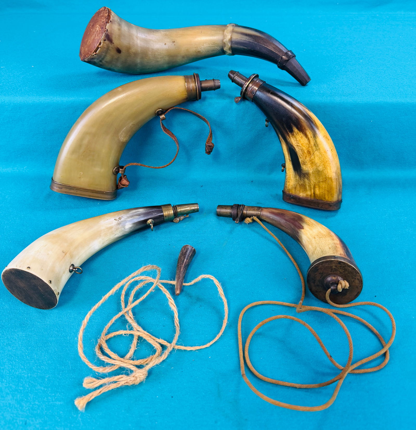 Lot 5 Antique Powder Flasks (1 of 4)