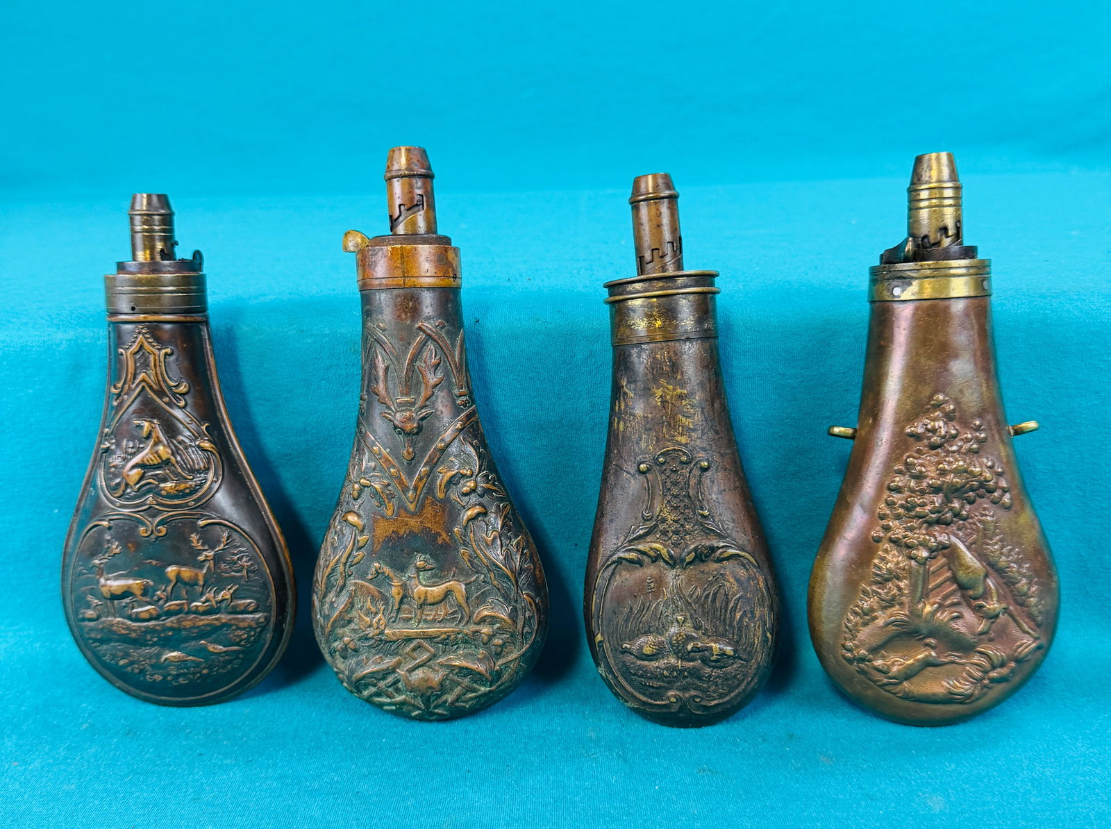 4 Hunting Theme Copper & Brass Powder Flasks (1 of 5)