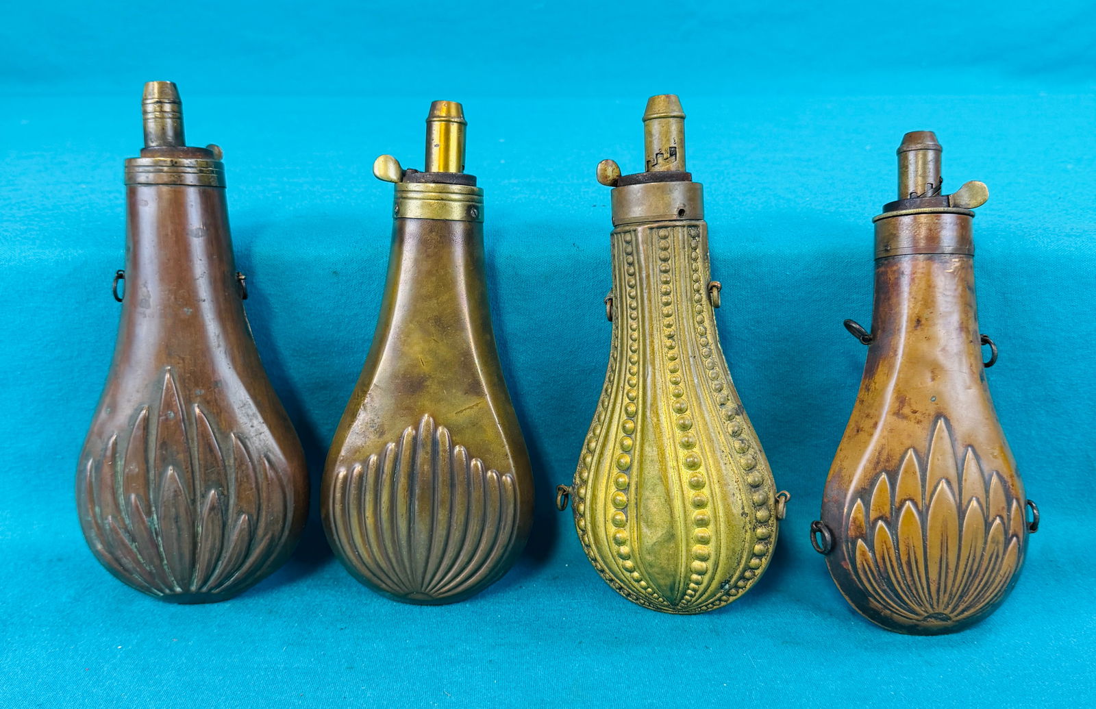 Lot 4 Antique Copper & Brass Powder Flasks (1 of 6)