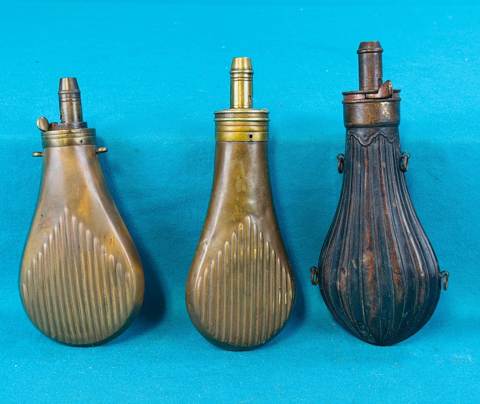 Lot 3 Antique Copper & Brass Powder Flasks (1 of 6)
