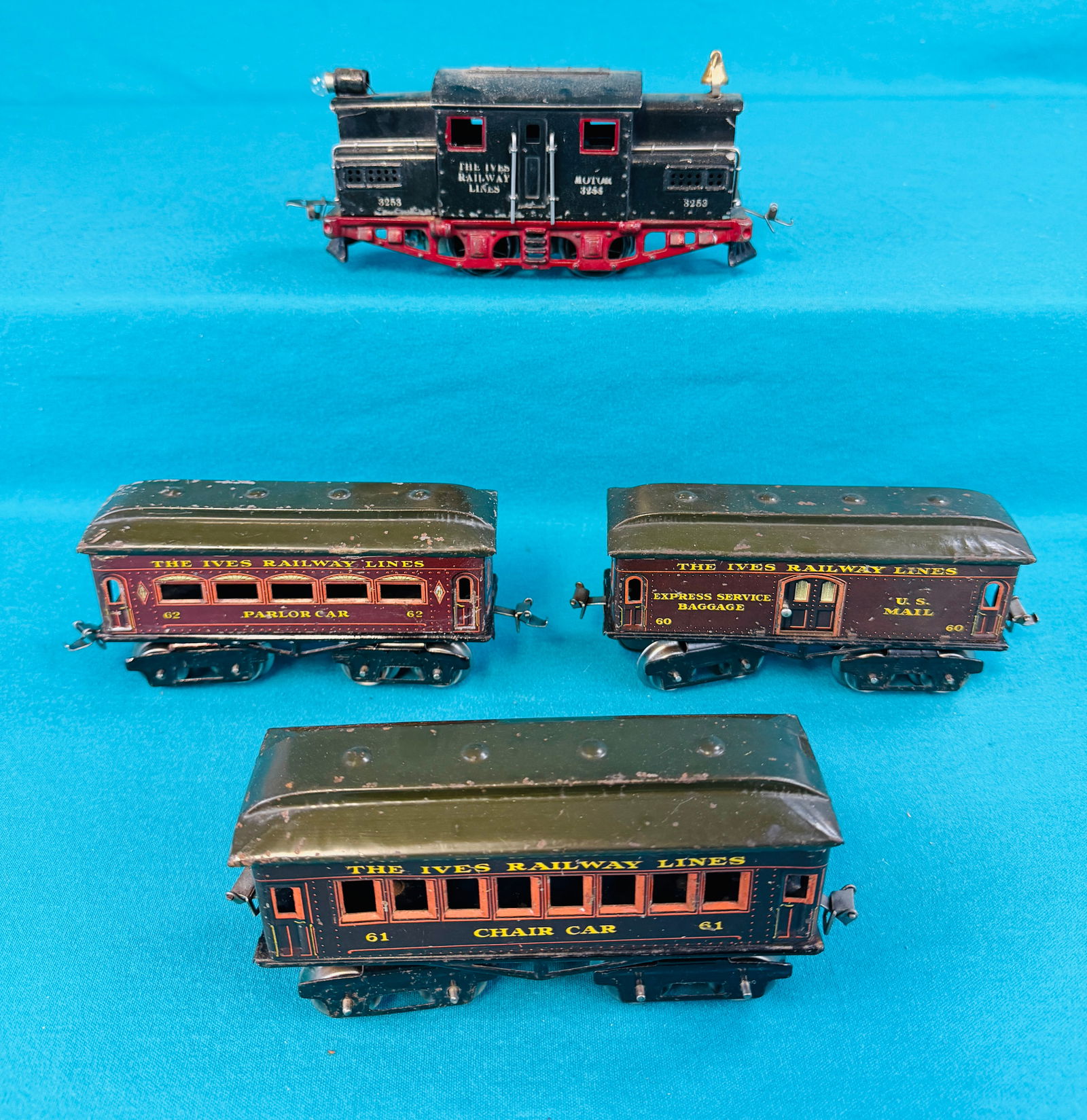Pre War Ives Train Set w # 3258 Locomotive&3 Cars (1 of 12)