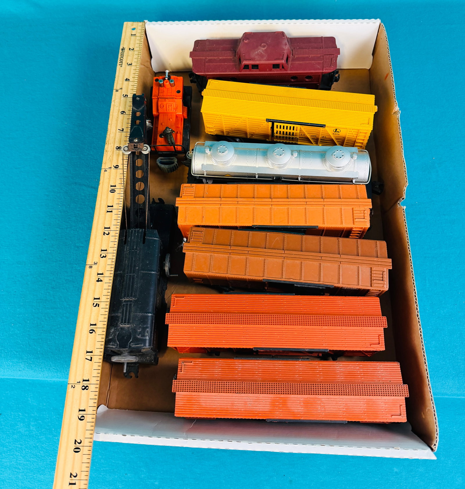 Lot 9 Lionel O Gauge Train Cars - 7