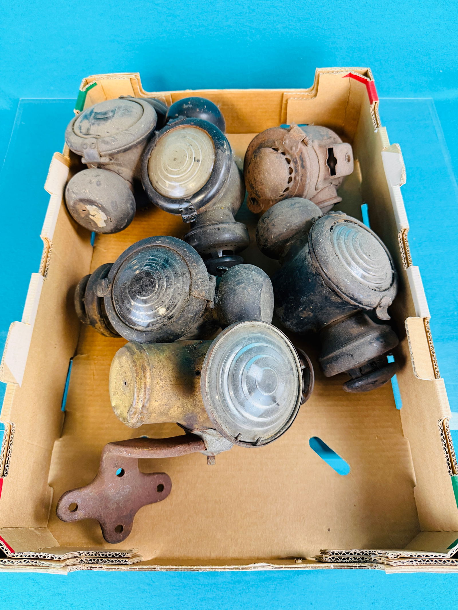 Early Automobile Lamps Including 4 Model T Fords (1 of 5)