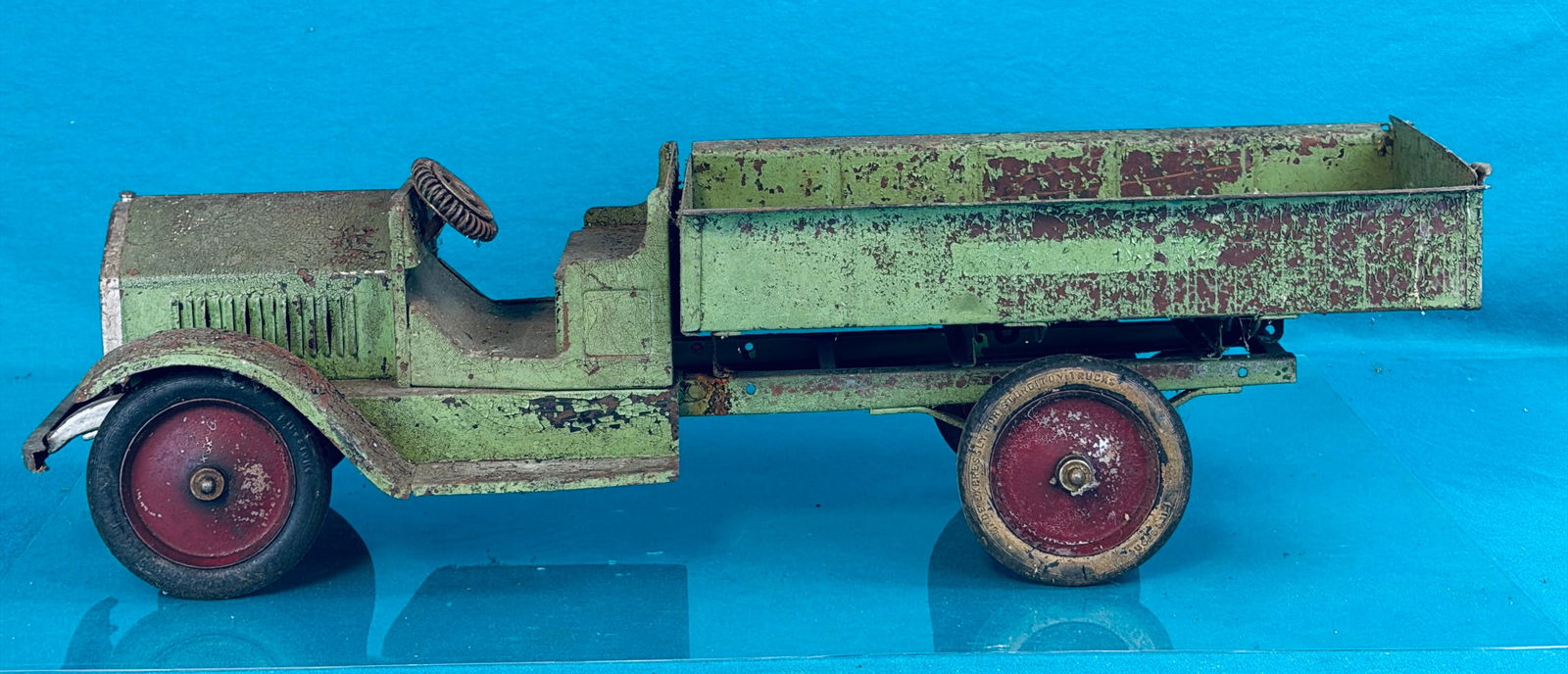 Early Large Sturditoy Pressed Steel Truck (1 of 8)