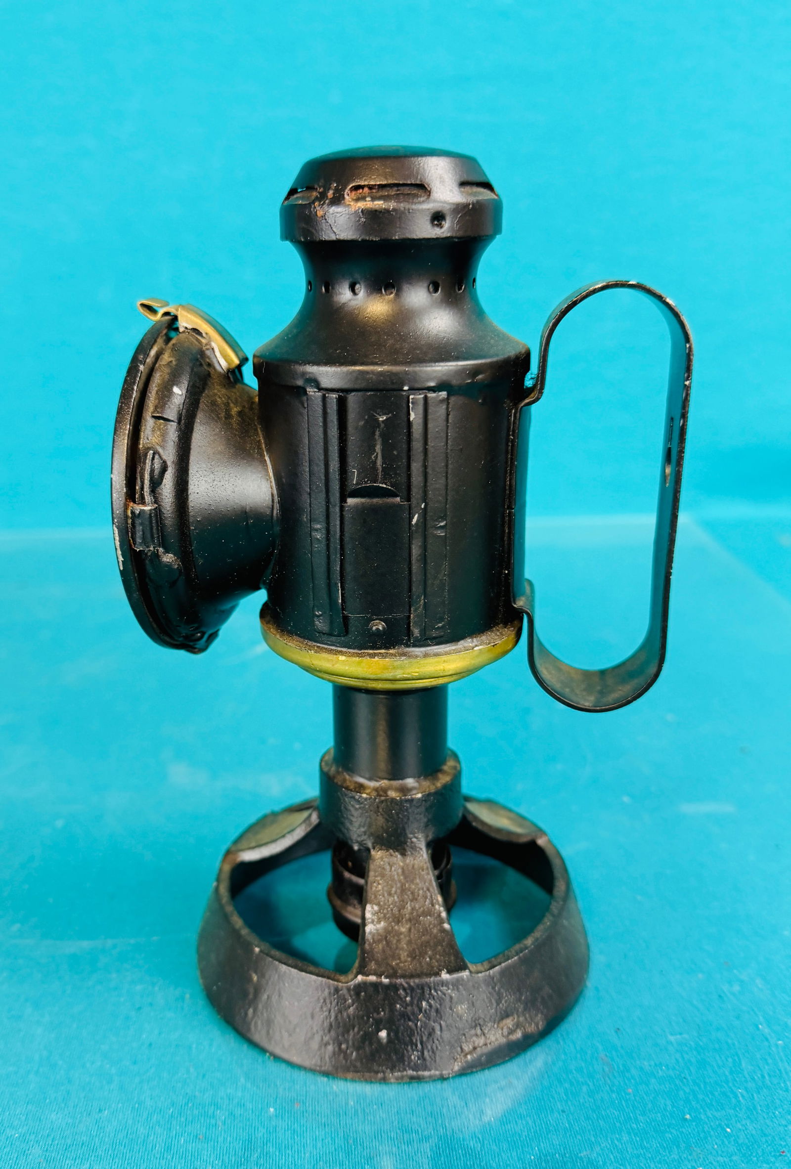 Antique Weighted Base Signal Lamp (1 of 5)