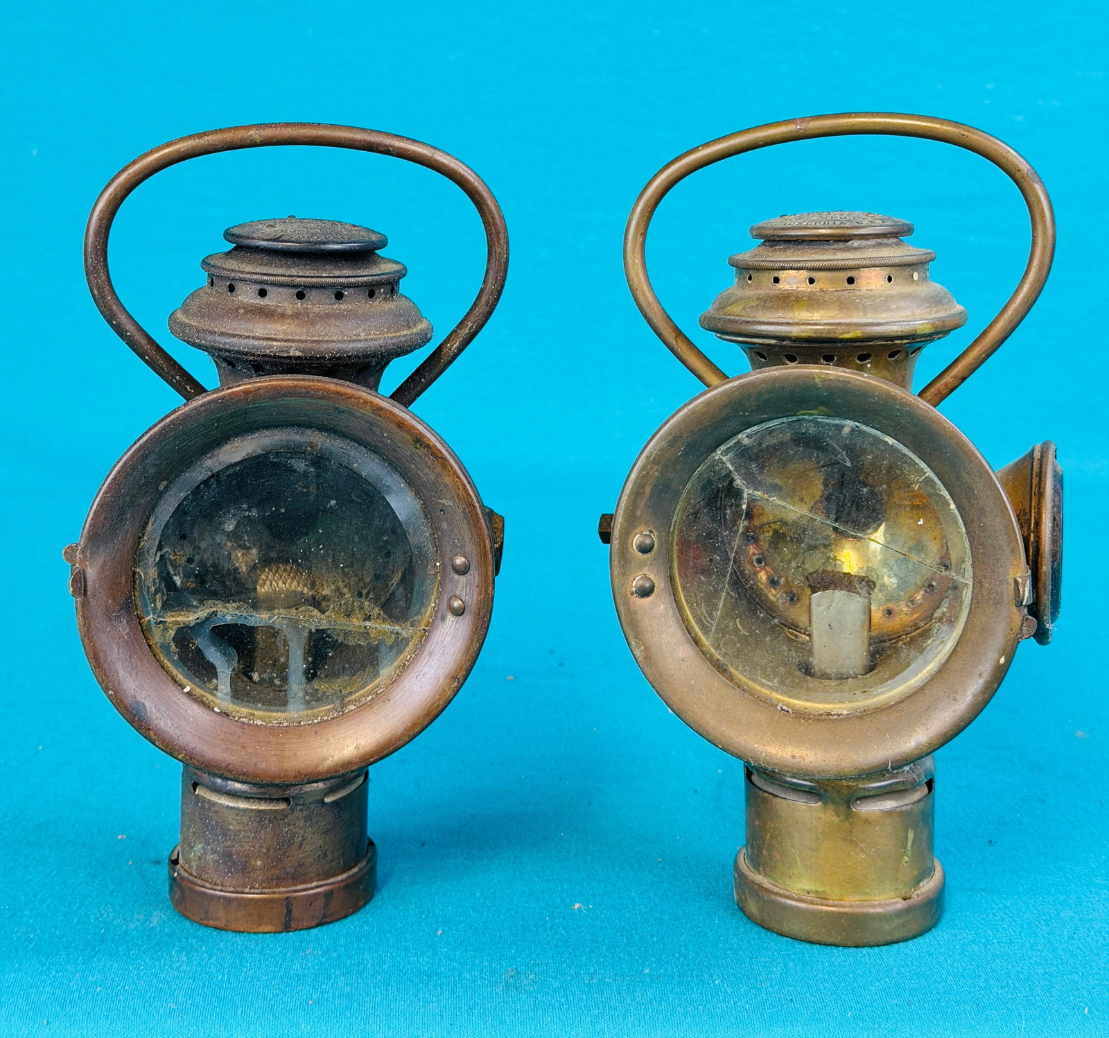 Lot 2 The Neverout Lamps: Lot of two (left and right) The Neverout buggy, carriage or early automobile lamps made by the Rose Manufacturing Company Philadelphia Pa. Lamps are made of brass. Lamps are a matched pair. Condition 