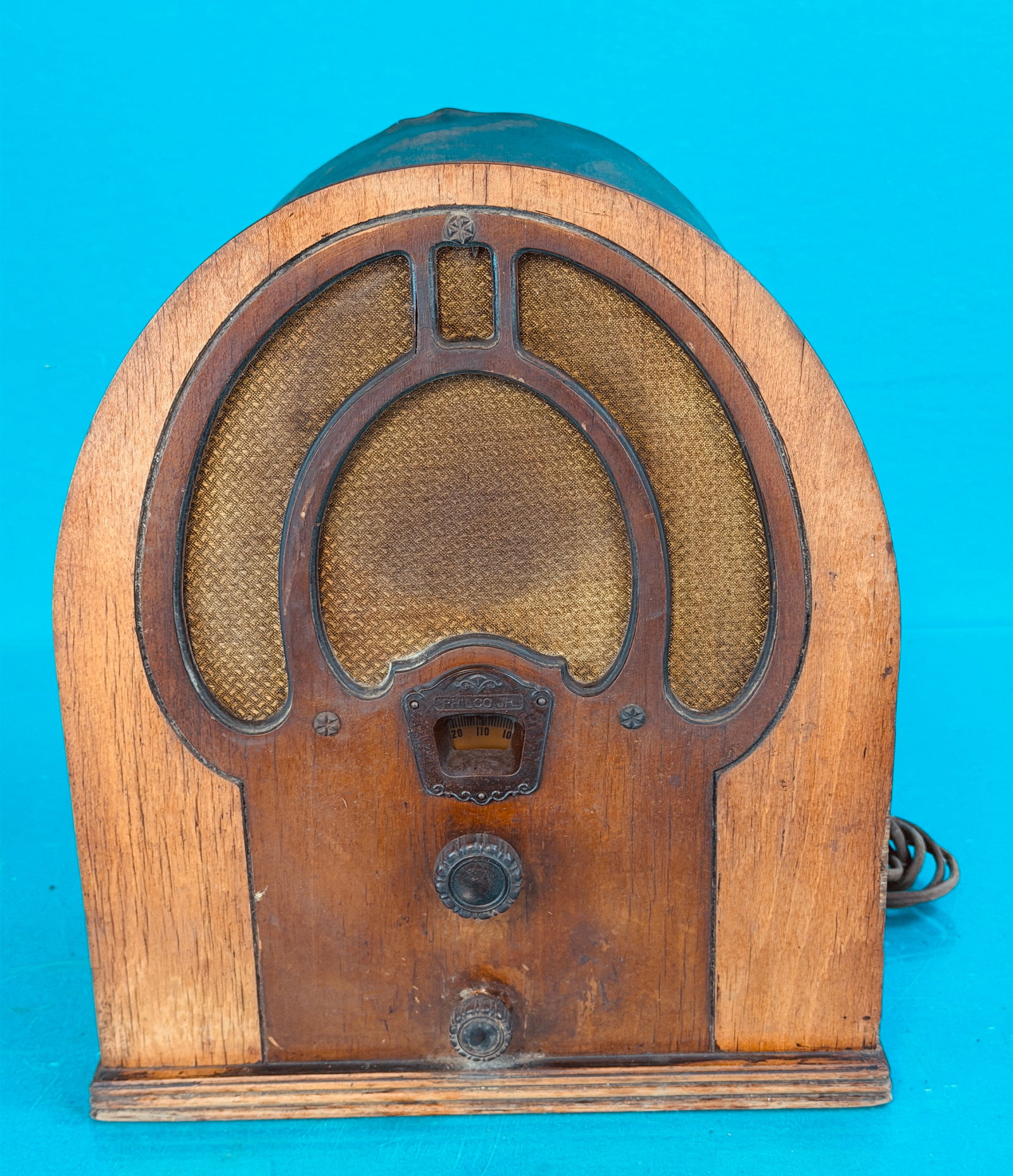 Philco Jr Cathedral Radio (1 of 5)