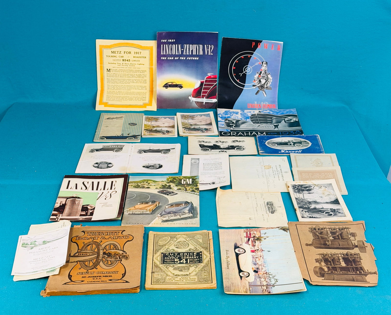Lot Vintage Automobile Literature (1 of 6)