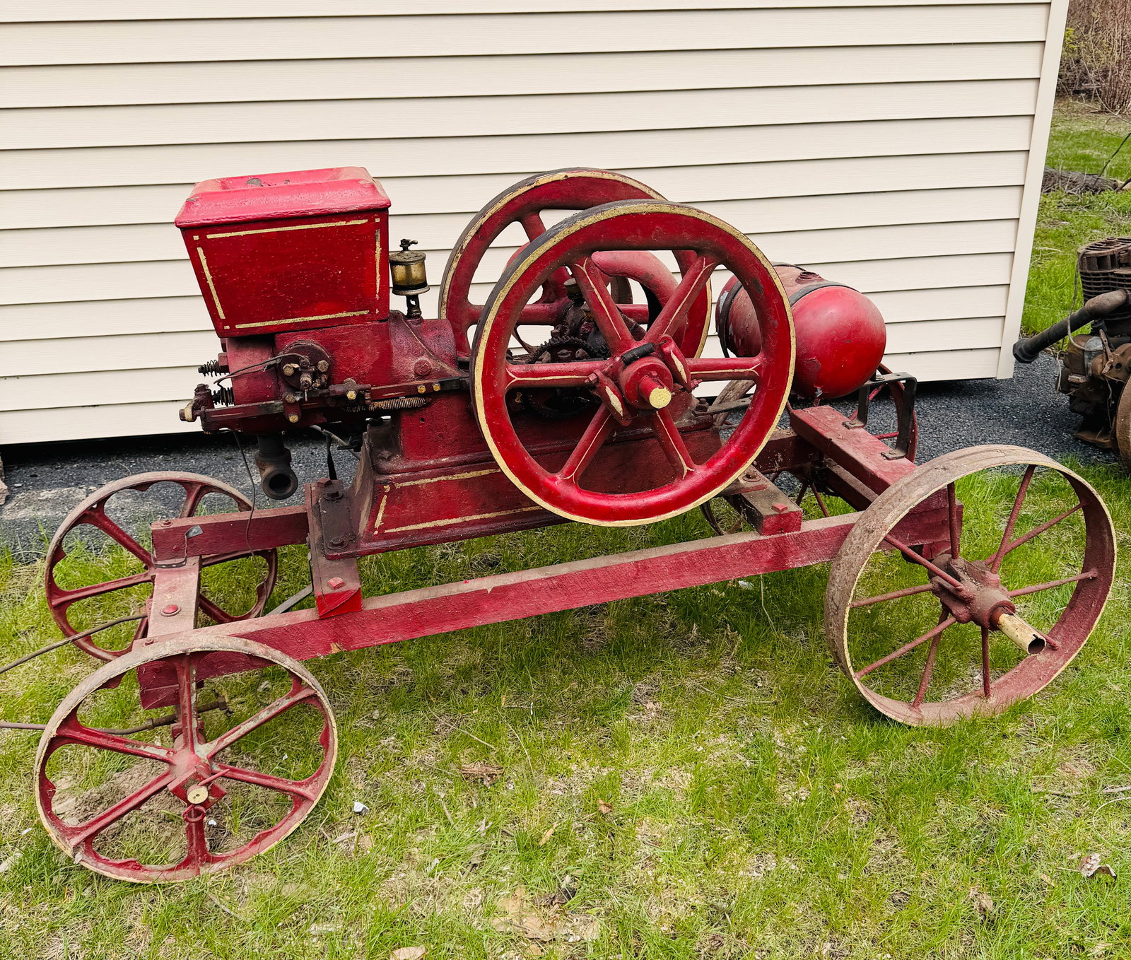 Antique Majestic Gasoline 3 HP Engine on Frame (1 of 11)