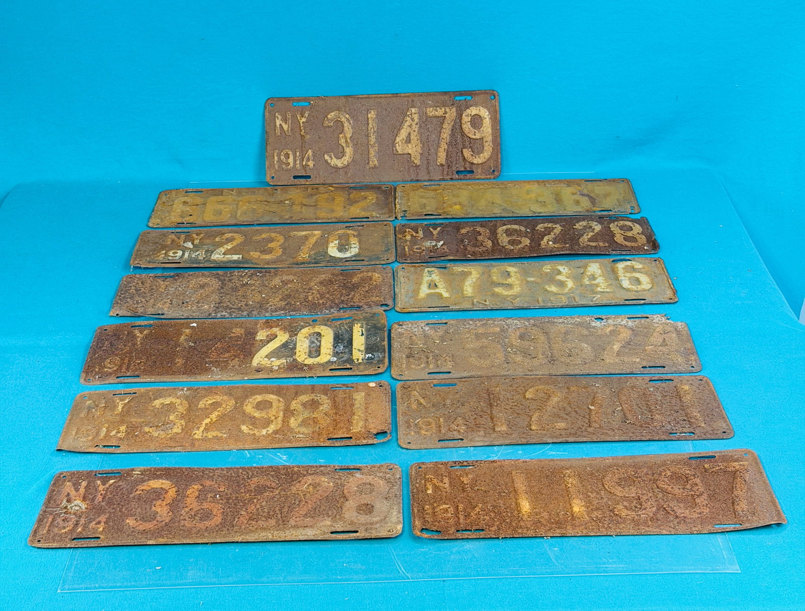 Lot 13 NYS Pre 1920 License Plates (1 of 7)
