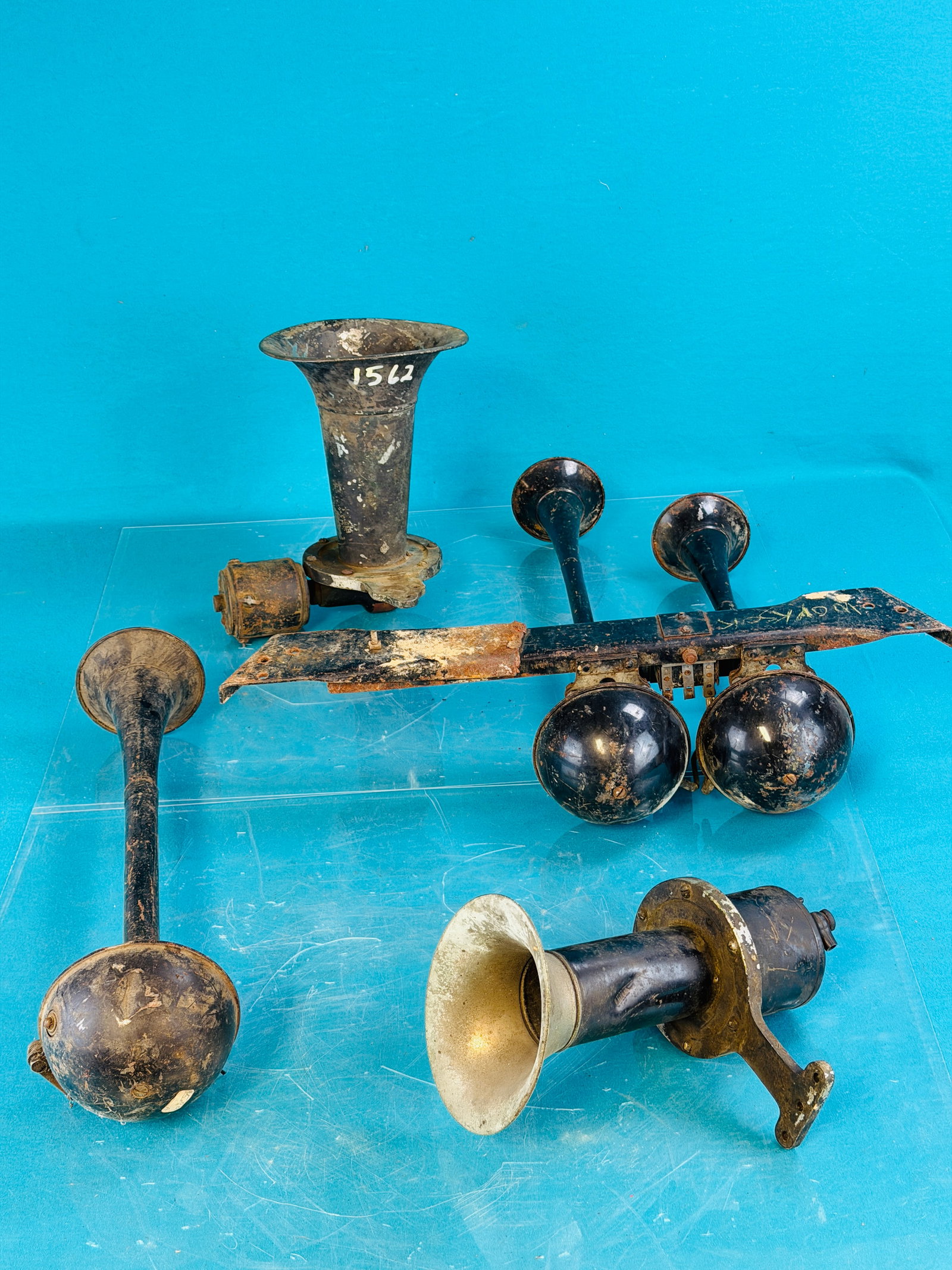Lot 4 Antique Automobile Horns (1 of 7)