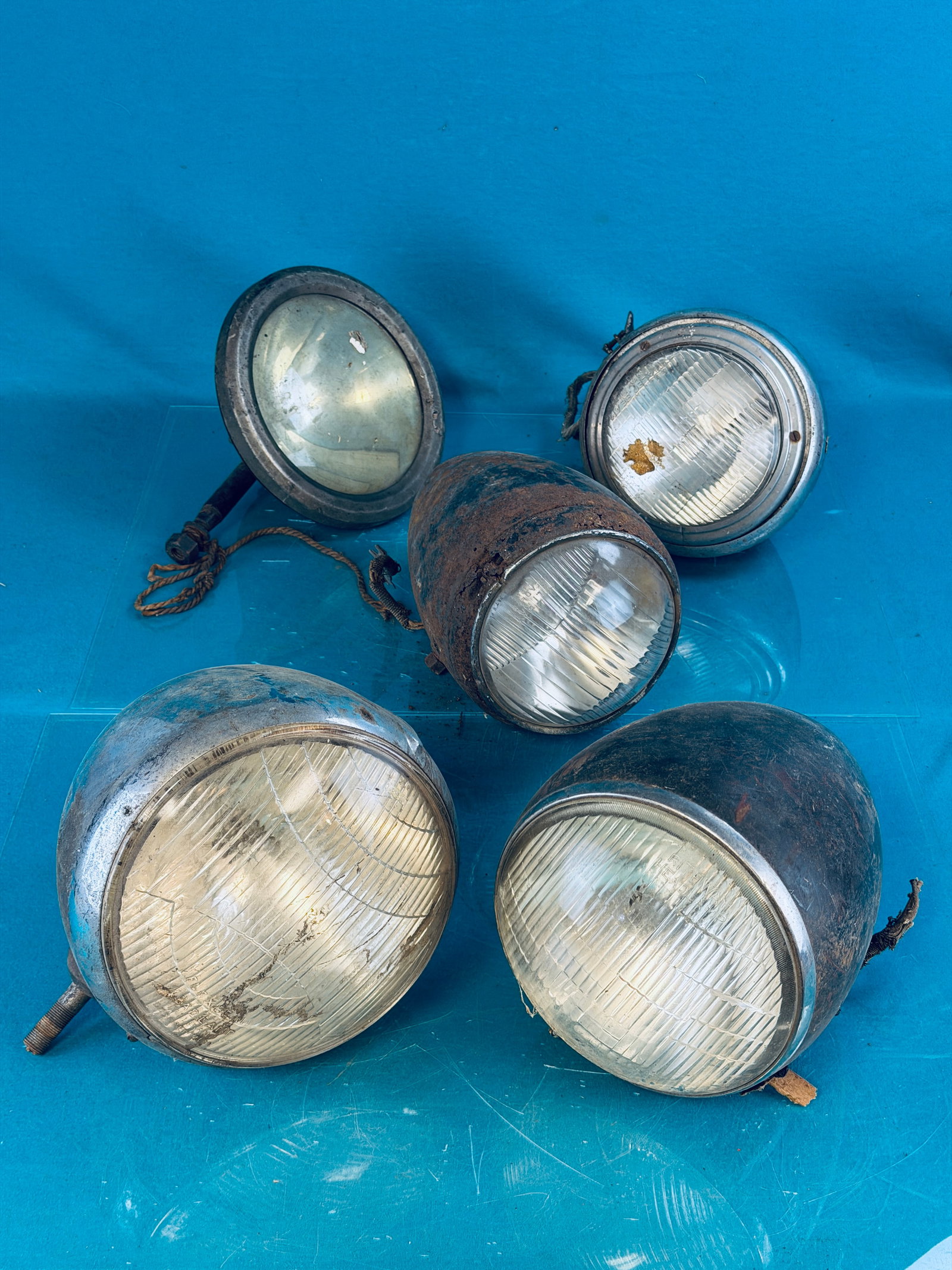 Lot 5 Assorted Early Automobile Headlights (1 of 7)