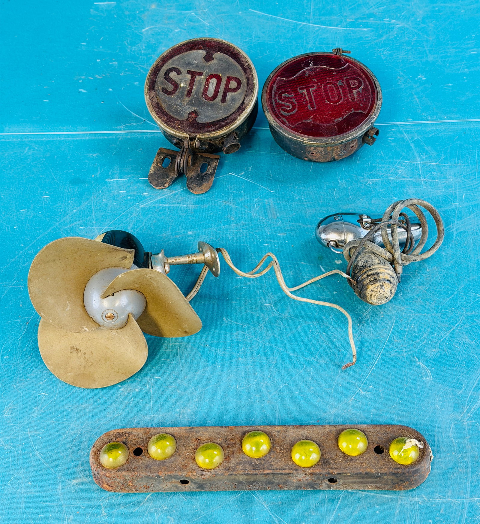 Lot Vintage Automotive Accessories (1 of 4)