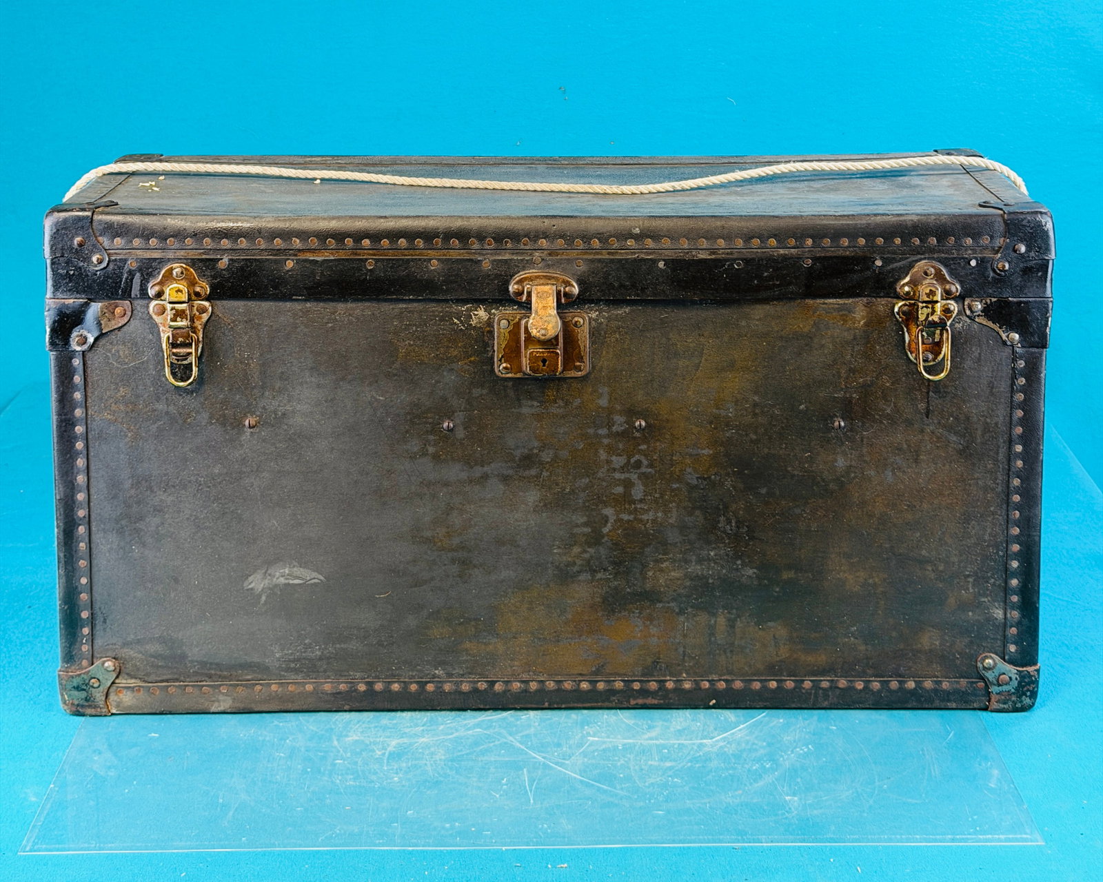 Antique Automobile Picnic Trunk (1 of 7)