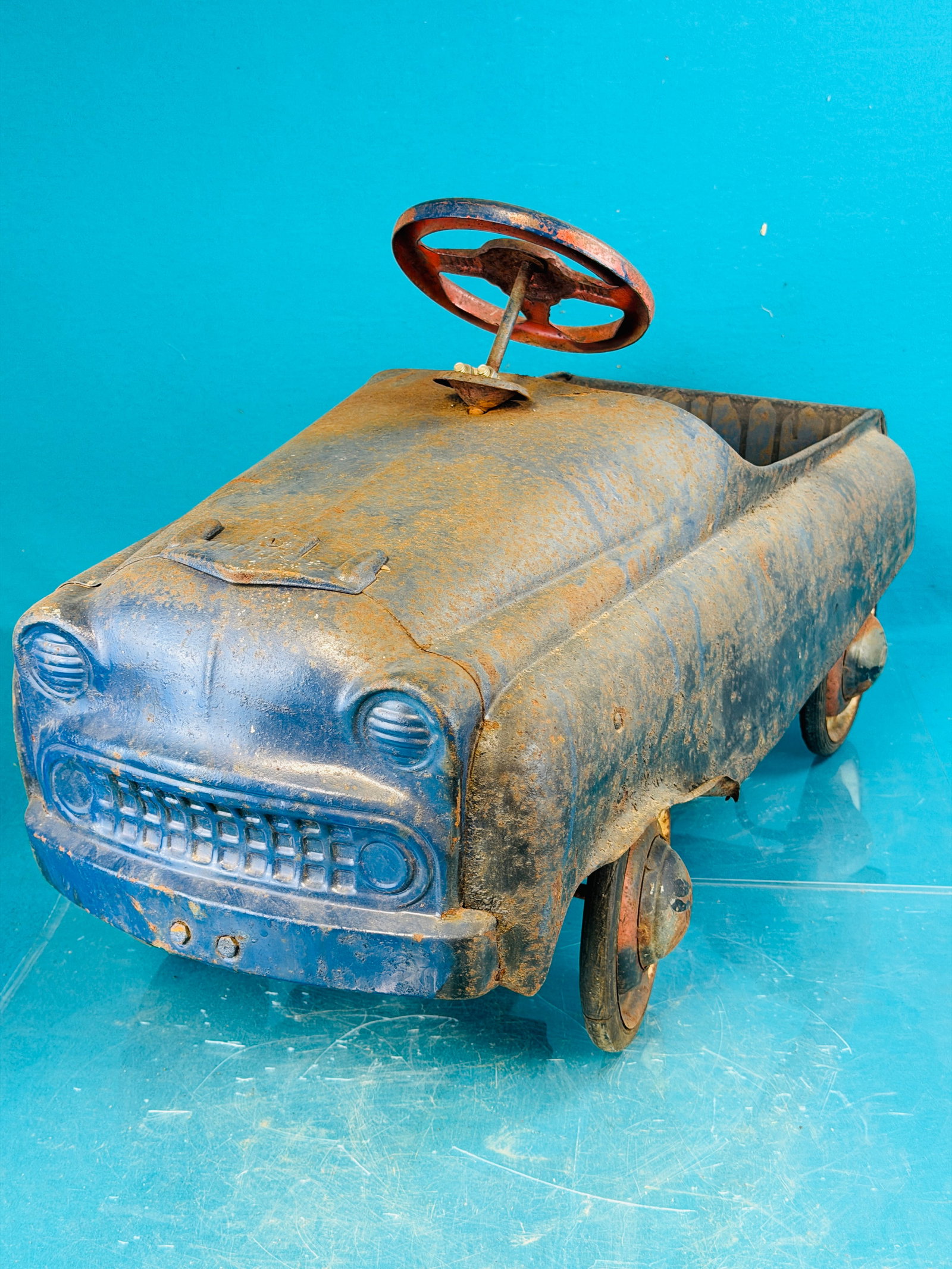 1950's Murray Champion Pedal Car: 1950's Murray Champion child's pedal car which measures approximately 34" long by 14" wide. Condition - as found in need of complete restoration. No in house shipping is available for this lot. Approx