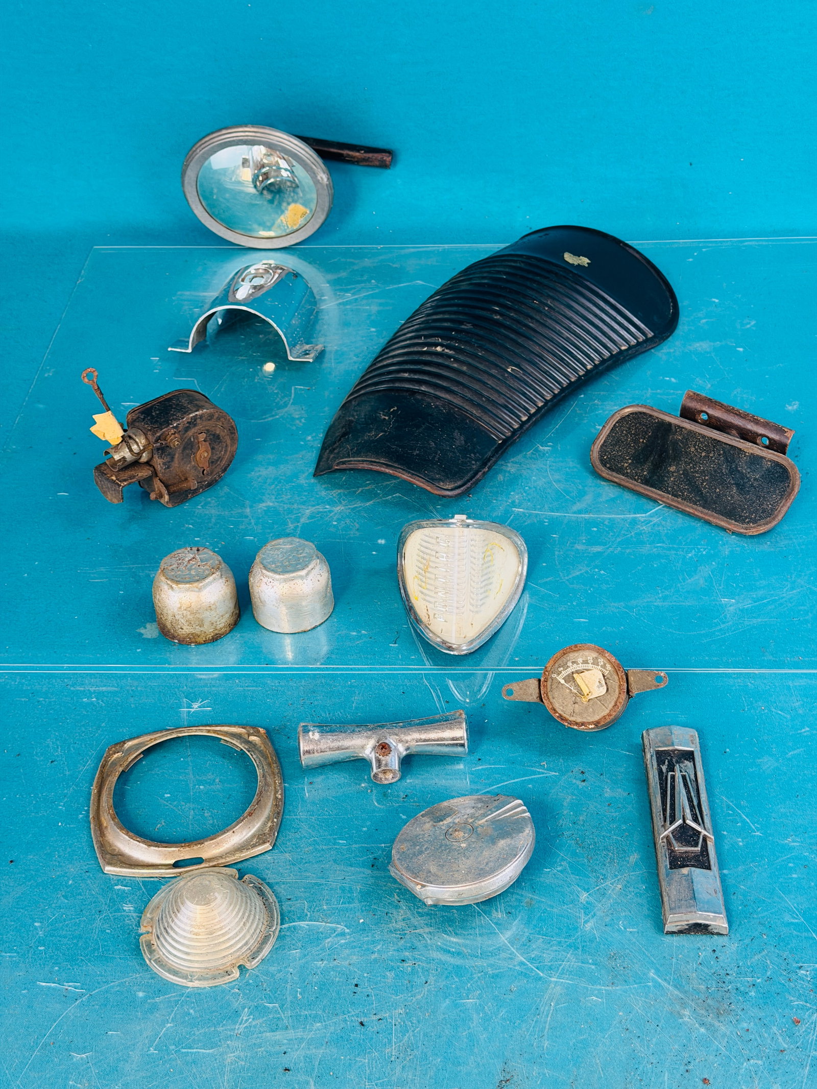 Lot Vintage Automobile Parts / Accessories (1 of 6)
