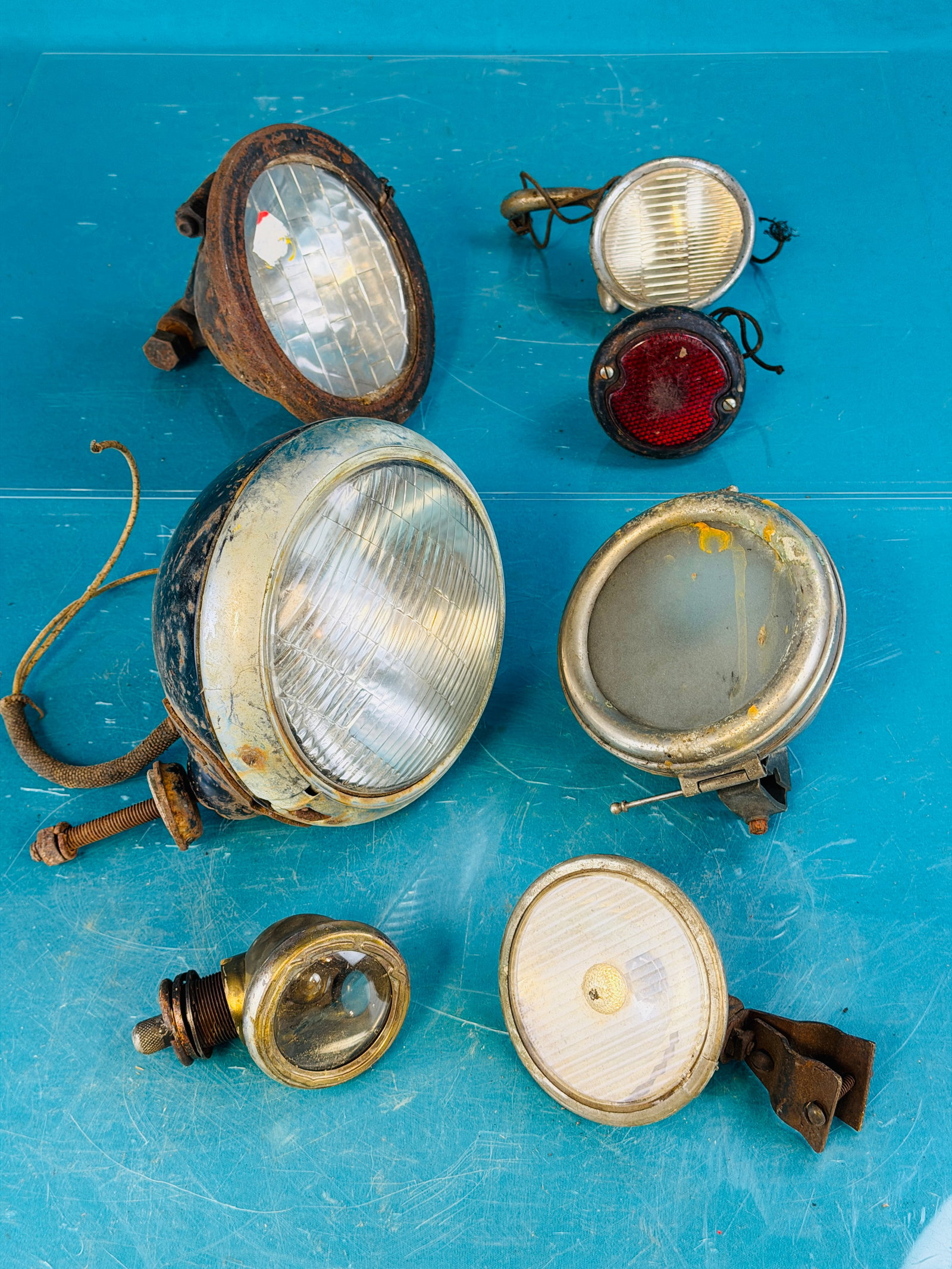 Lot Antique Auto Parts Lights Etc (1 of 3)