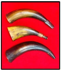 Lot 3 Antique Powder Horns (1 of 5)