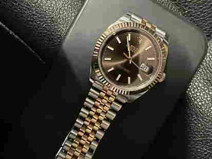 OysterPerpetual Rolex Datejust 41mm Everose Gold and St: OysterPerpetual Rolex Datejust 41mm Everose Gold and Steel -- Type: OysterPerpetual, Make: Rolex Case Color: Rose, Dial: Chocalate, Size: 41mm, Band: Jubilee 19k Everose Gold Fluted, Comes with box an