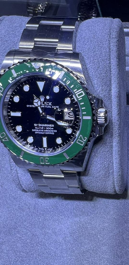 BRAND NEW 2022 ROLEX GMT MASTER II "STARBUCKS" COMES WI: BRAND NEW 2022 ROLEX GMT MASTER II "STARBUCKS" COMES WITH BOX AND PAPER 40MM -- BRAND NEW 2022 ROLEX GMT MASTER II "STARBUCKS" COMES WITH BOX AND PAPER 40MM #TSD90460v7