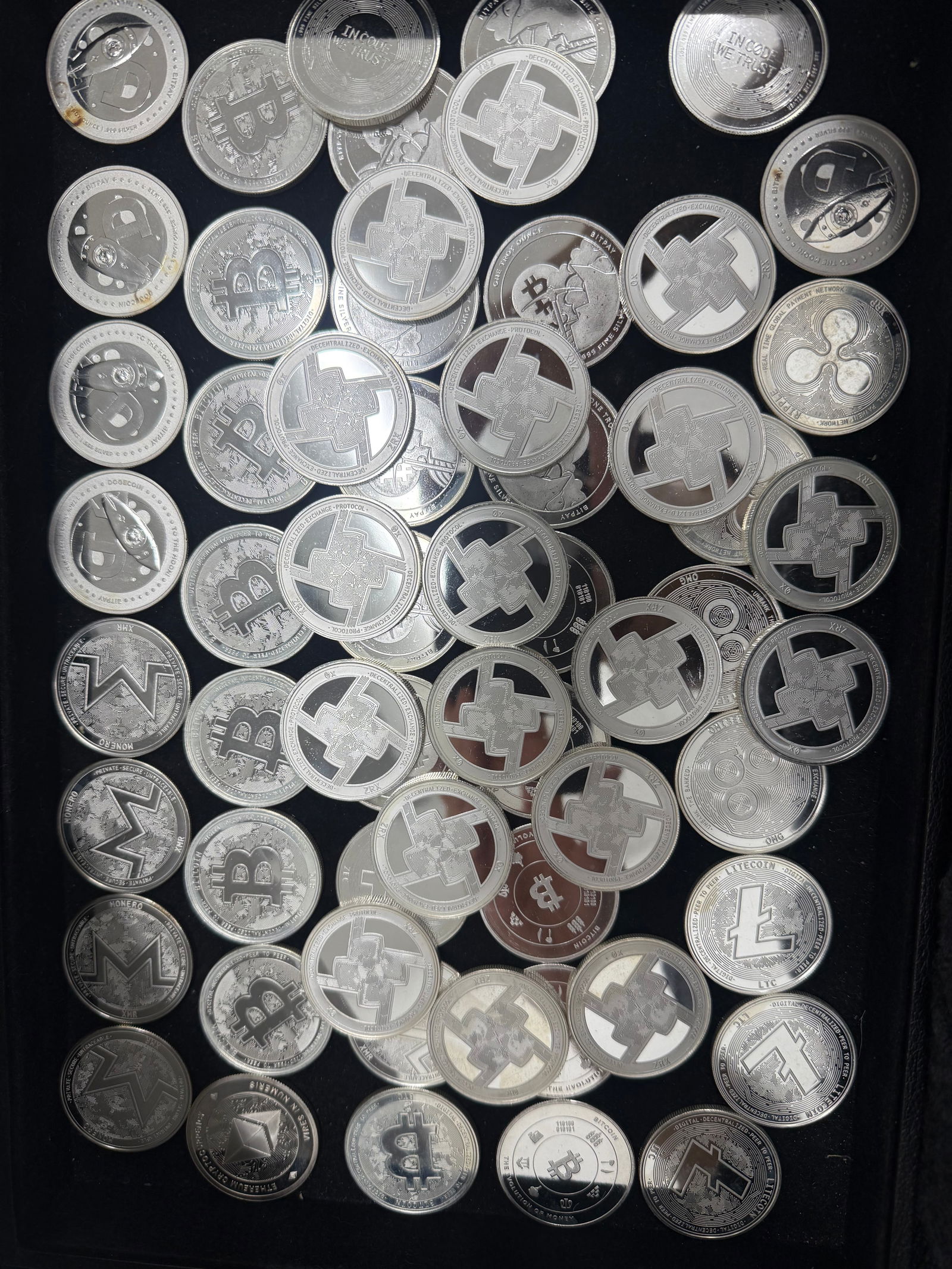 Mixed Lot Of Varying Crypto Currenty 1 Ounce Pure Silver Rounds .999 60 pie (1 of 1)