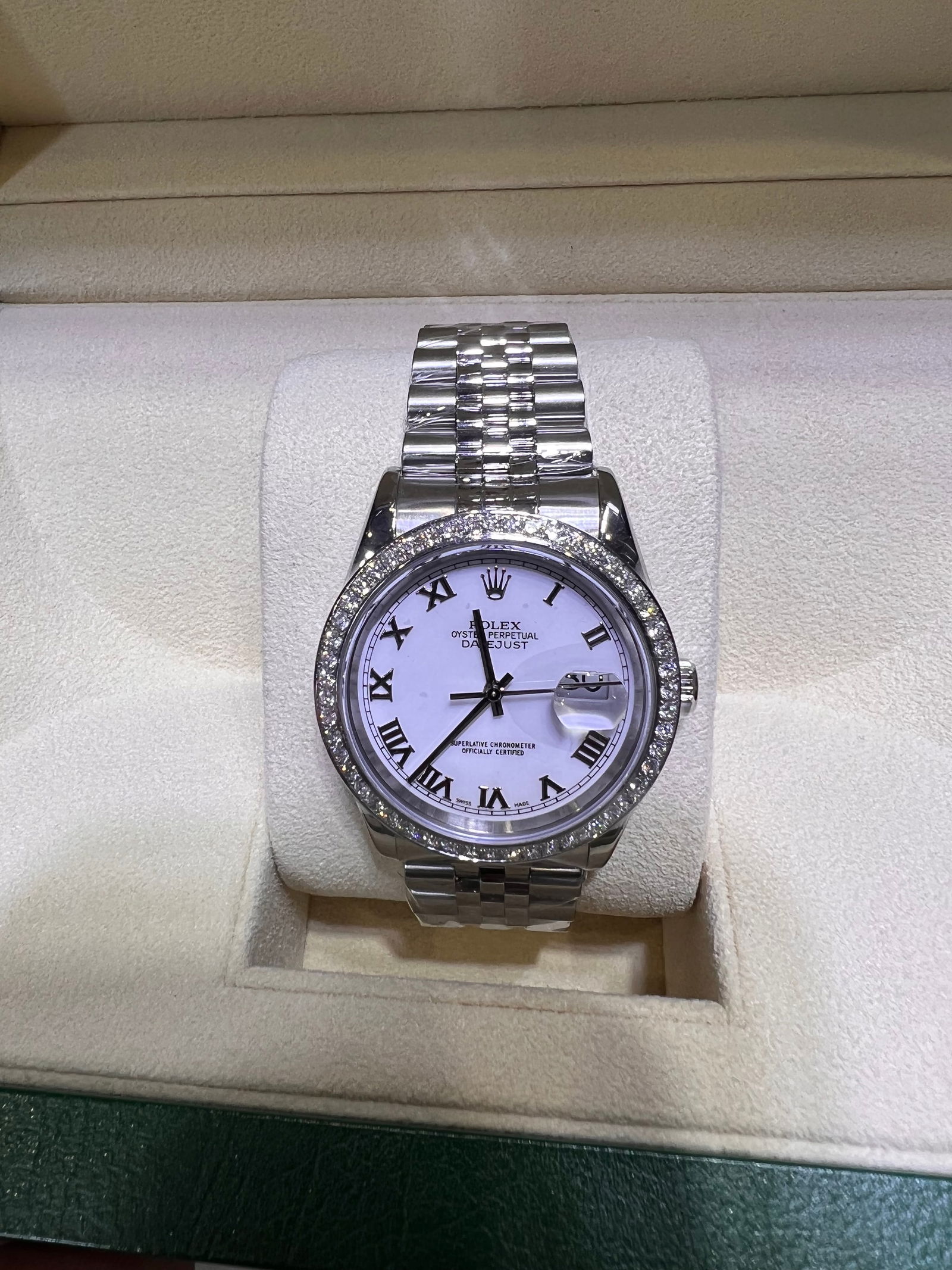 36MM USED WITH BOX AND PAPERS OYSTERPERPETUAL: 36MM USED WITH BOX AND PAPERS OYSTERPERPETUAL #3SS77117v7