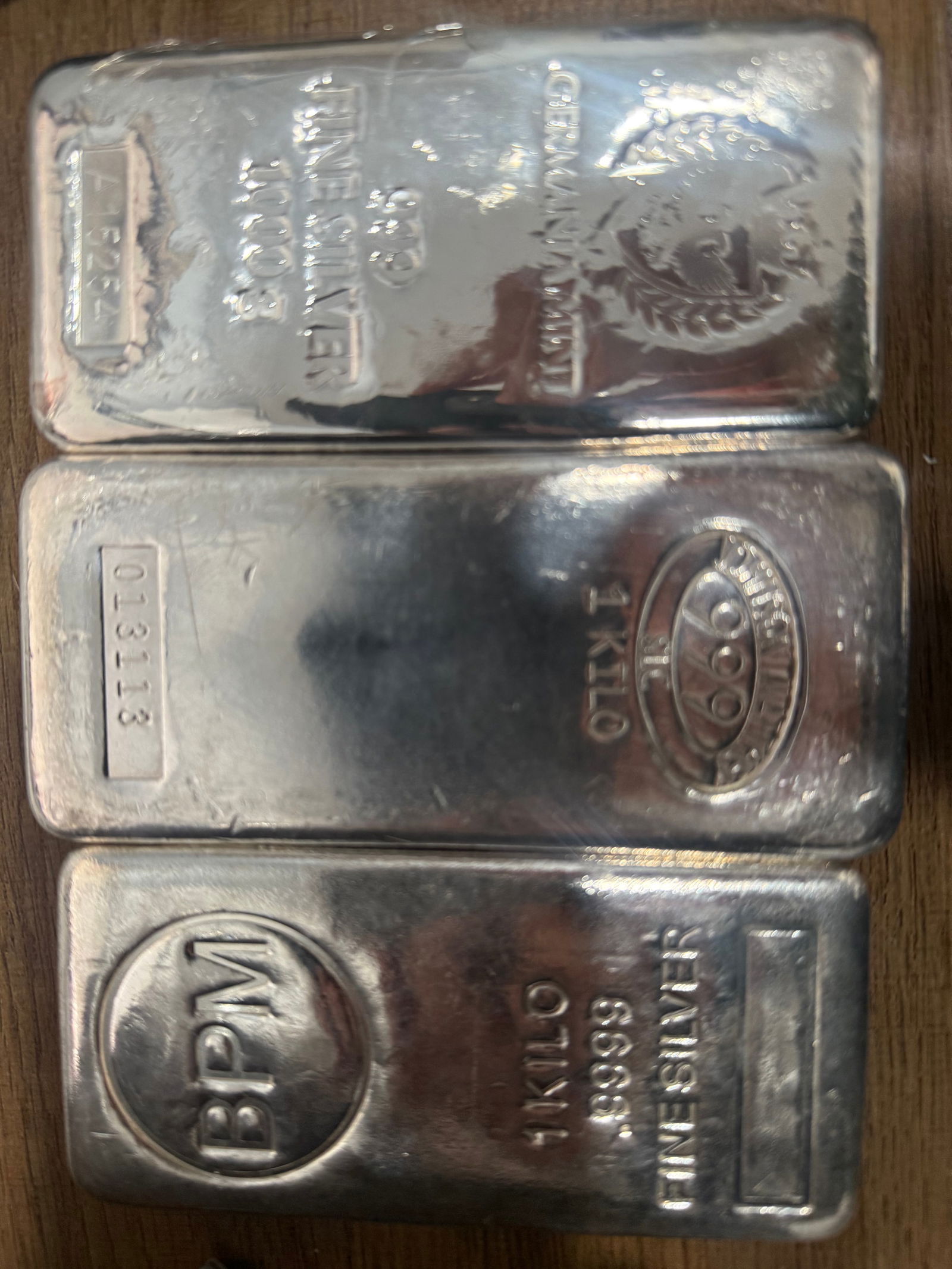 Lot 1 Kilo Pure Silver Bars Varying Mints .999 3 Pieces: Lot 1 Kilo Pure Silver Bars Varying Mints .999 3 Pieces #3SS98462v15