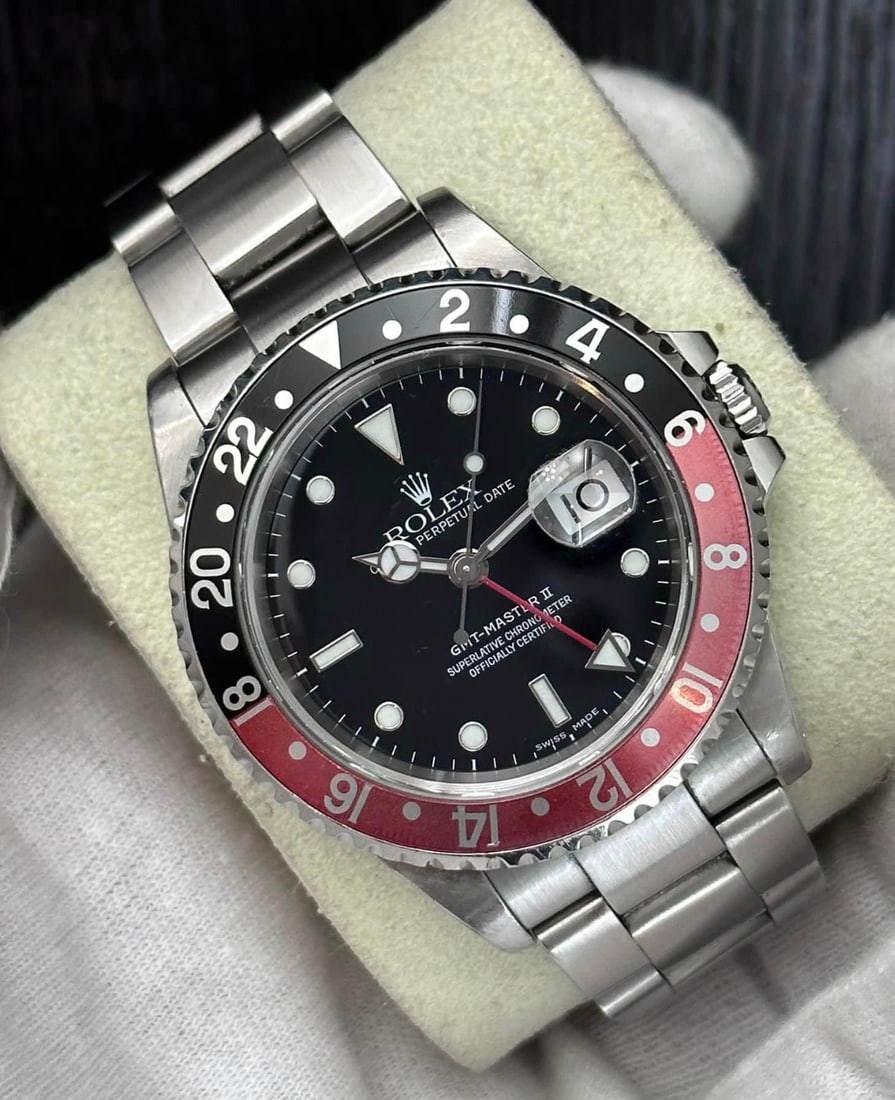 Rolex GMT MASTER II Coke on Oystersteel Comes with Box & Papers: Rolex GMT MASTER II Coke on Oystersteel Comes with Box & Papers #3SS18321v8