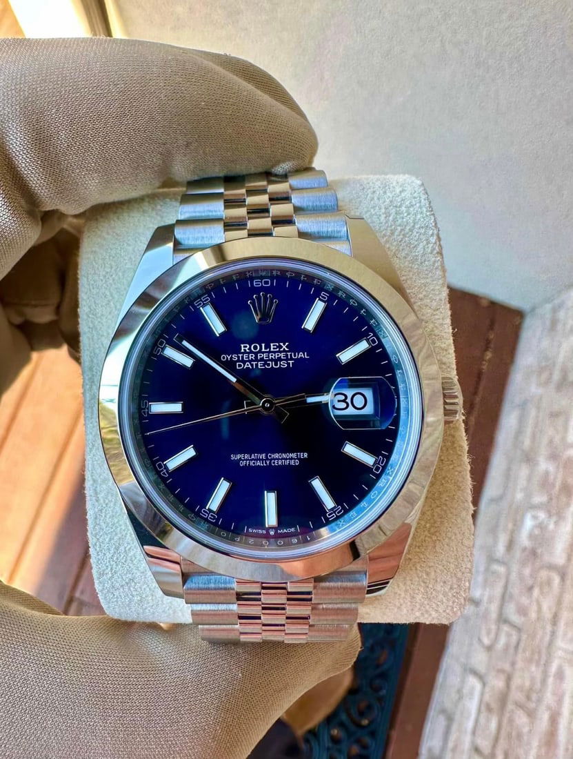 Rolex 41mm Blue Dial Datejust on Jubilee Bracelet Comes with Box and Papers: Rolex 41mm Blue Dial Datejust on Jubilee Bracelet Comes with Box and Papers #3SS12659v8