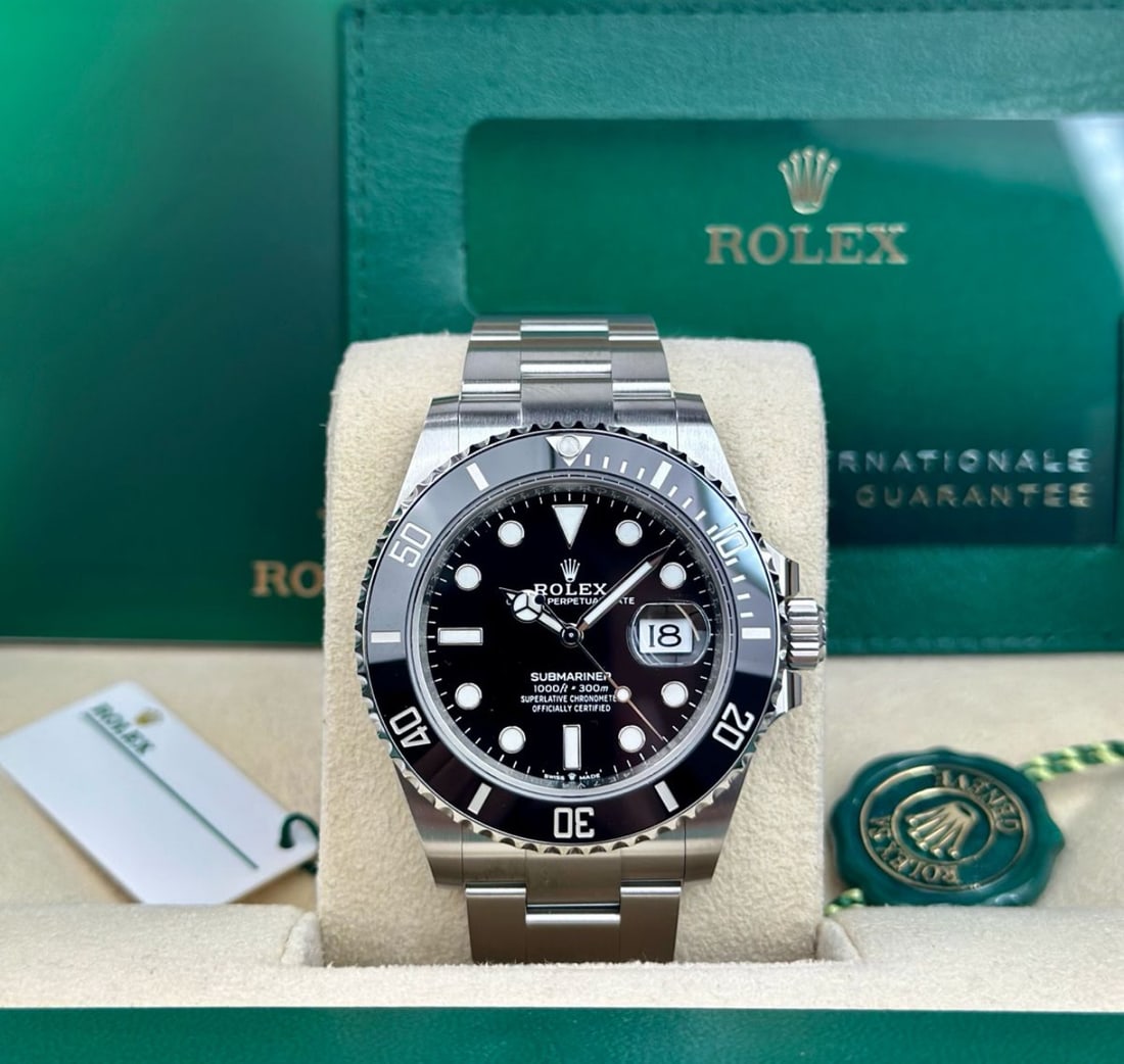 Rolex Submariner Black Dial Datejust Comes With Box & Papers (1 of 1)