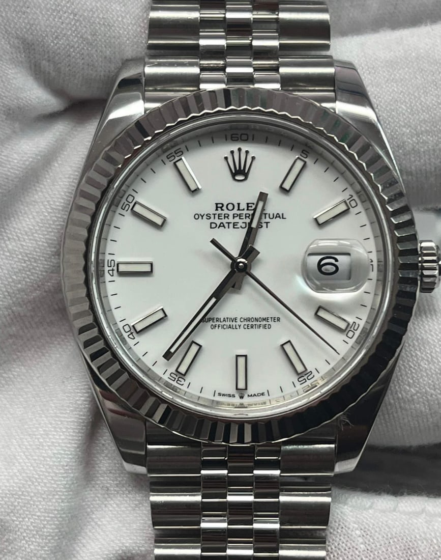 New 41mm Rolex Oysterperpetual Datejust Comes with Box & Papers (1 of 1)