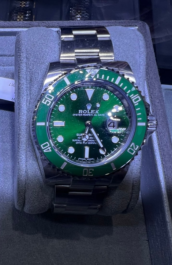 NEW ROLEX HULK SUBMARINER COMES WITH BOX AND PAPER: ROLEX HULK SUBMARINER COMES WITH BOX AND PAPER Discontinued Model. #3SS90459v7