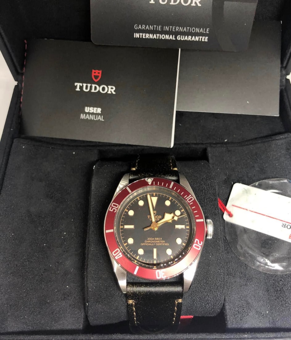 Red Bezel Tudor Comes with Box & Papers: Red Bezel Tudor Comes with Box & Papers #3SS18317v8