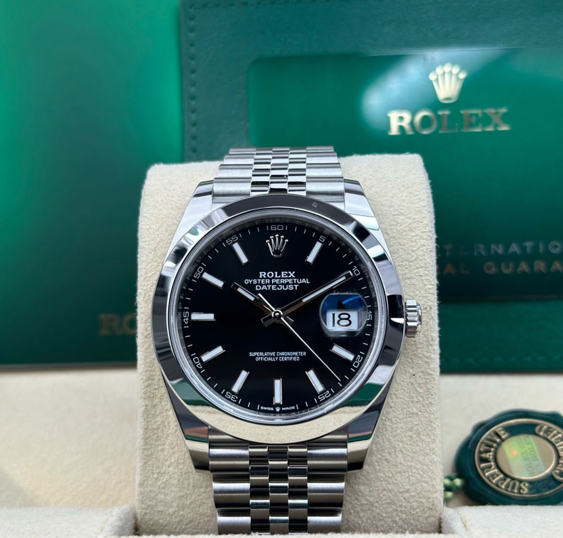 41mm Black Dial Jubilee Oysterperpetual Datejust Rolex Comes with Box & Pap