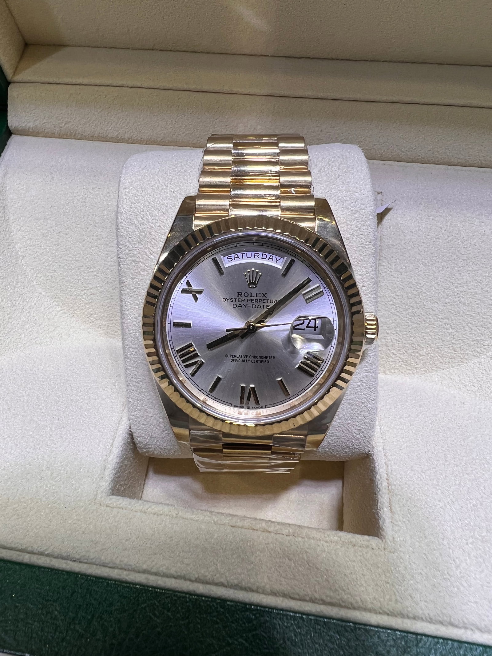 ROLEX DAY DATE 41 MM OYSTER PERPETUAL COMES WITH BOX AND PAPERS: ROLEX DAY DATE 41 MM OYSTER PERPETUAL COMES WITH BOX AND PAPERS #3SS77115v7