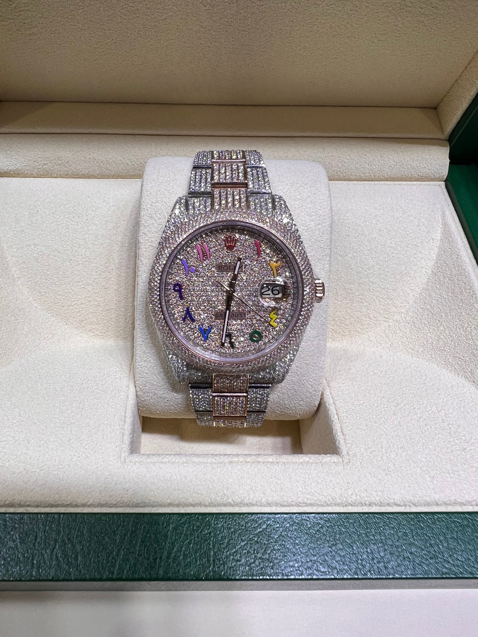 USED CUSTOM OYSTERPERPETUAL 41MM WITH 19.20 CTTW DIAMONDS (G-H, SI1-SI2): USED CUSTOM 41MM OYSTERPERPETUAL WITH 19.20 CTTW DIAMONDS (G-H, SI1-SI2) COMES WITH BOX AND PAPERS #3SS77111v7