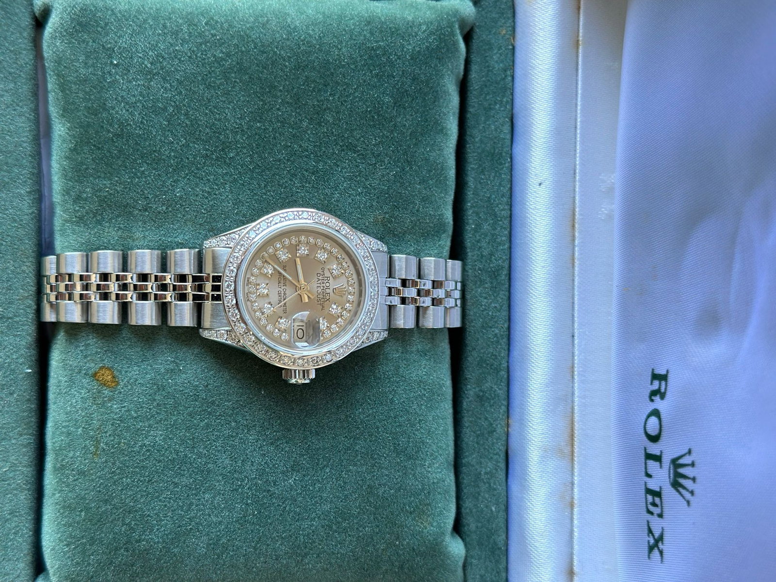 CUSTOM 26MM LADIES DATEJUST ROLEX WITH DIAMOND BEZEL & DIAL COMES WITH BOX: CUSTOM 26MM LADIES DATEJUST ROLEX WITH DIAMOND BEZEL & DIAL COMES WITH BOX AND PAPER #3SS95538v7