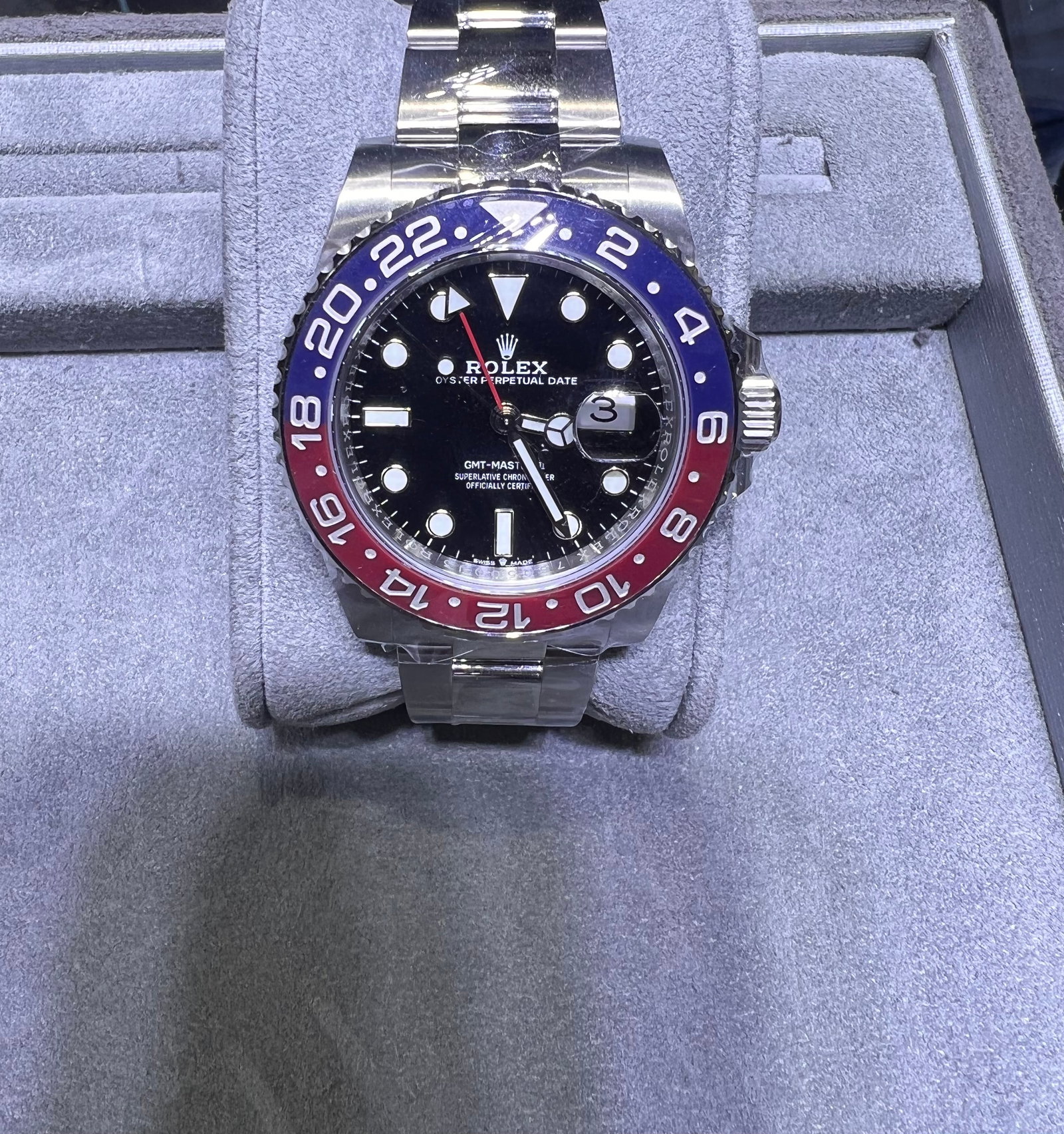 BRAND NEW GMT MASTER II PEPSI ROLEX COMES WITH BOX AND PAPERS: BRAND NEW GMT MASTER II PEPSI ROLEX COMES WITH BOX AND PAPERS #3SS90463v7